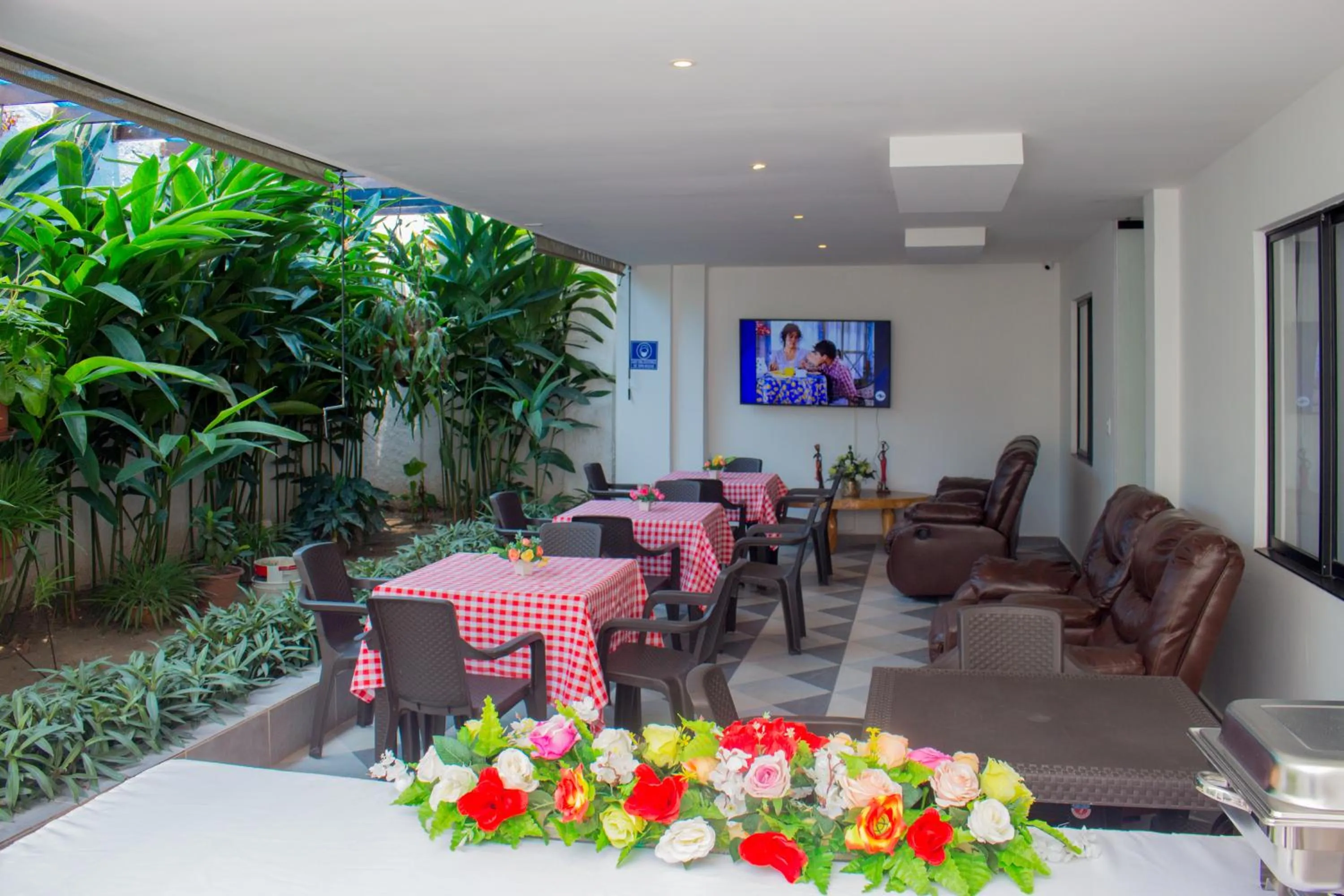 Restaurant/places to eat in Hotel Boutique M