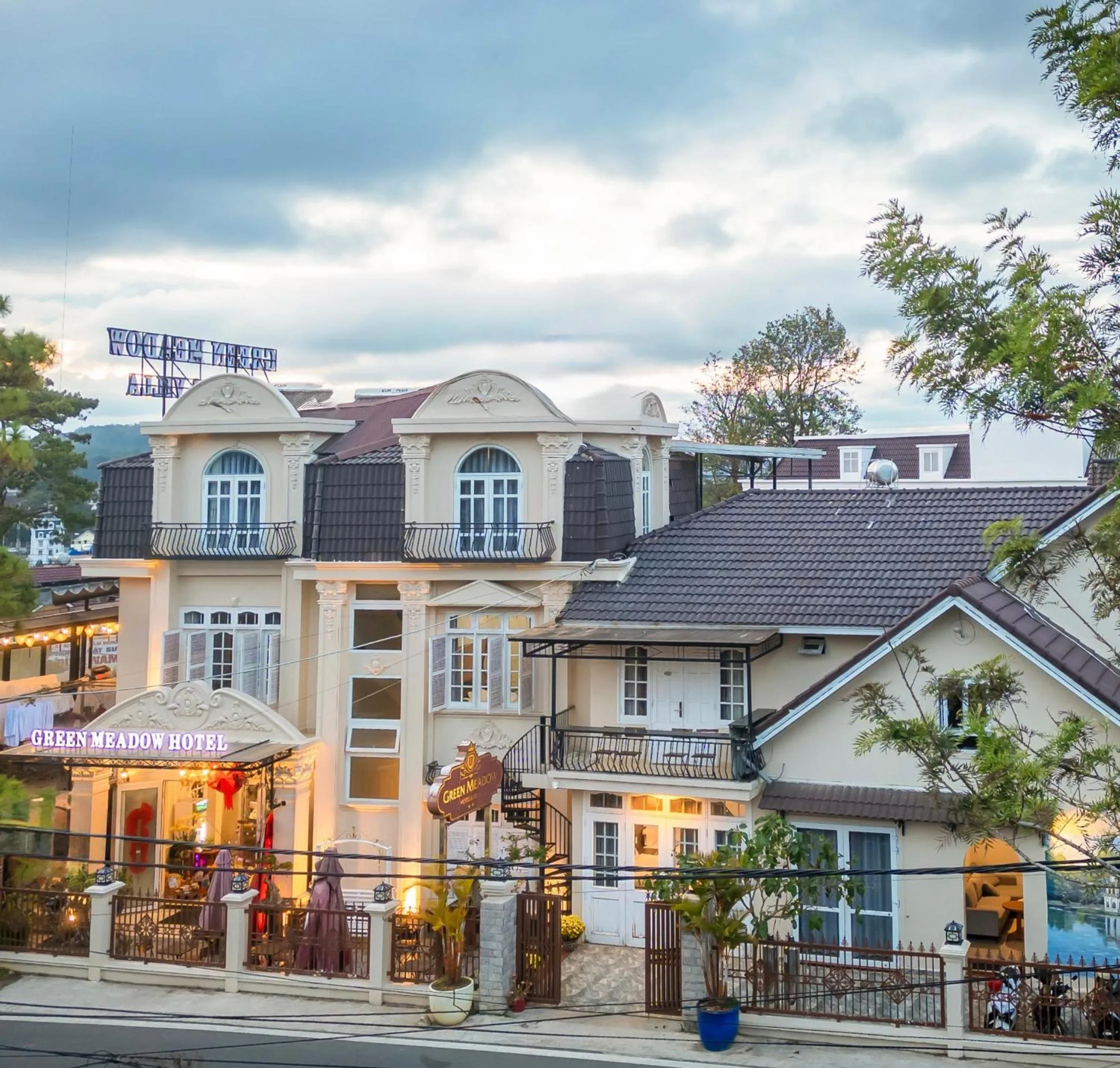 Property building in Green Meadow Central Đà Lạt - O'TEL
