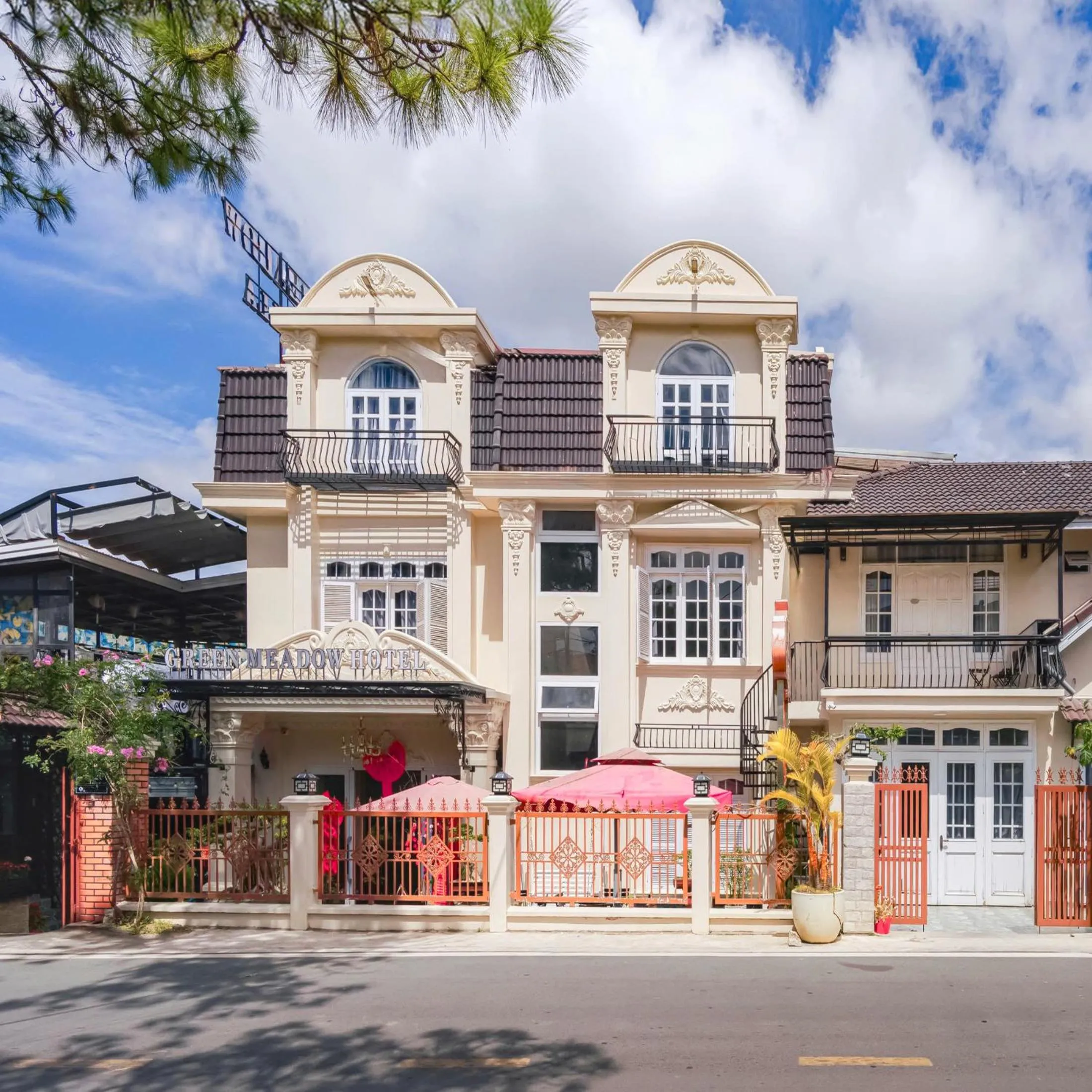 Property building in Green Meadow Central Đà Lạt - O'TEL