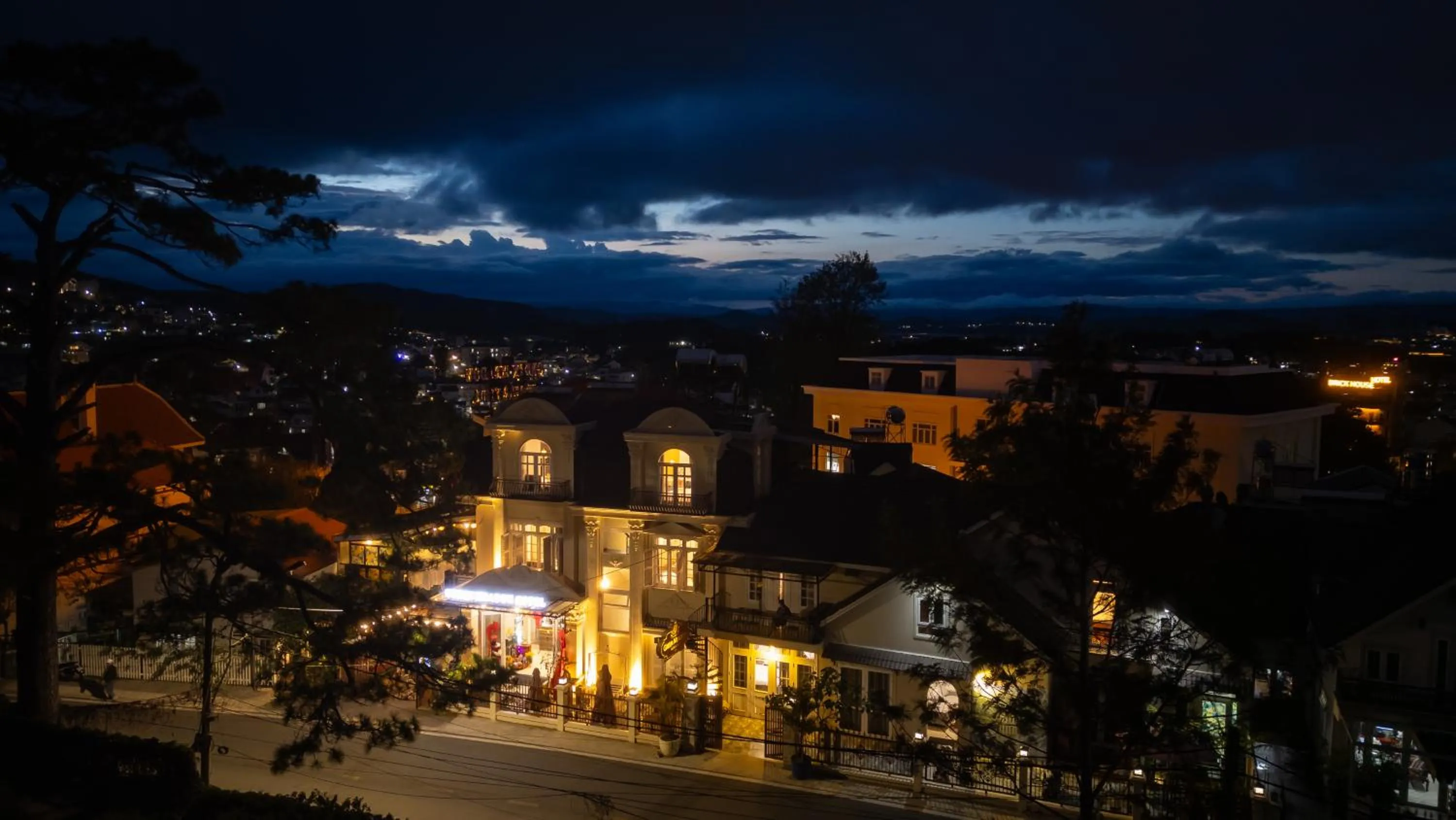 Property building in Green Meadow Central Đà Lạt - O'TEL