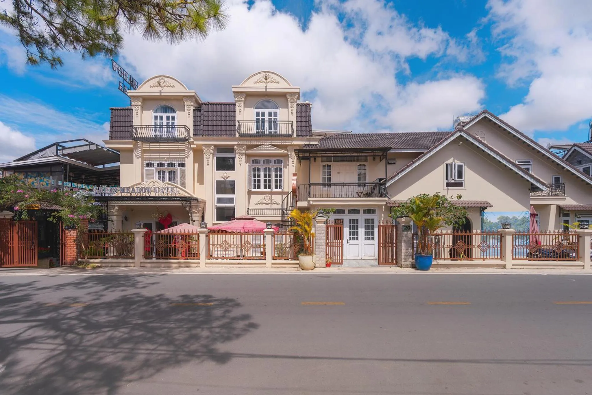 Property building in Green Meadow Central Đà Lạt - O'TEL