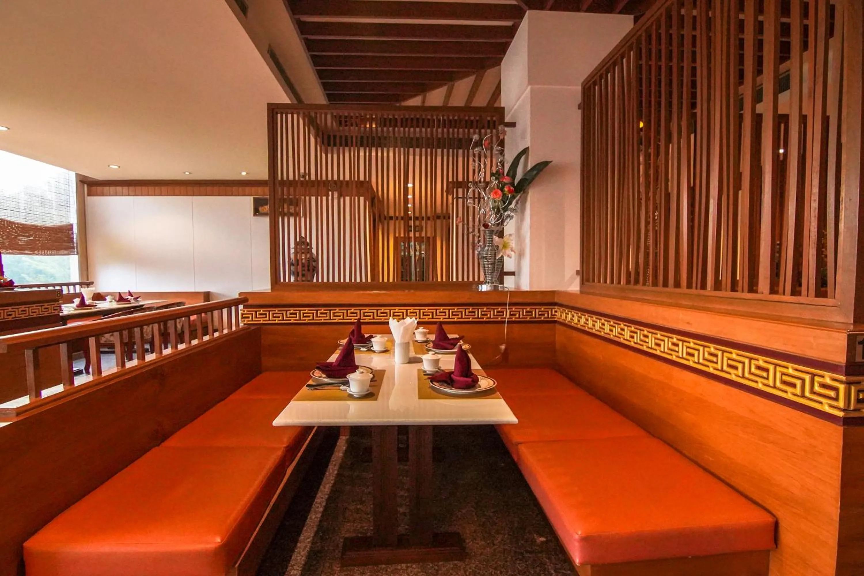 Restaurant/places to eat in Arawan Riverside Hotel