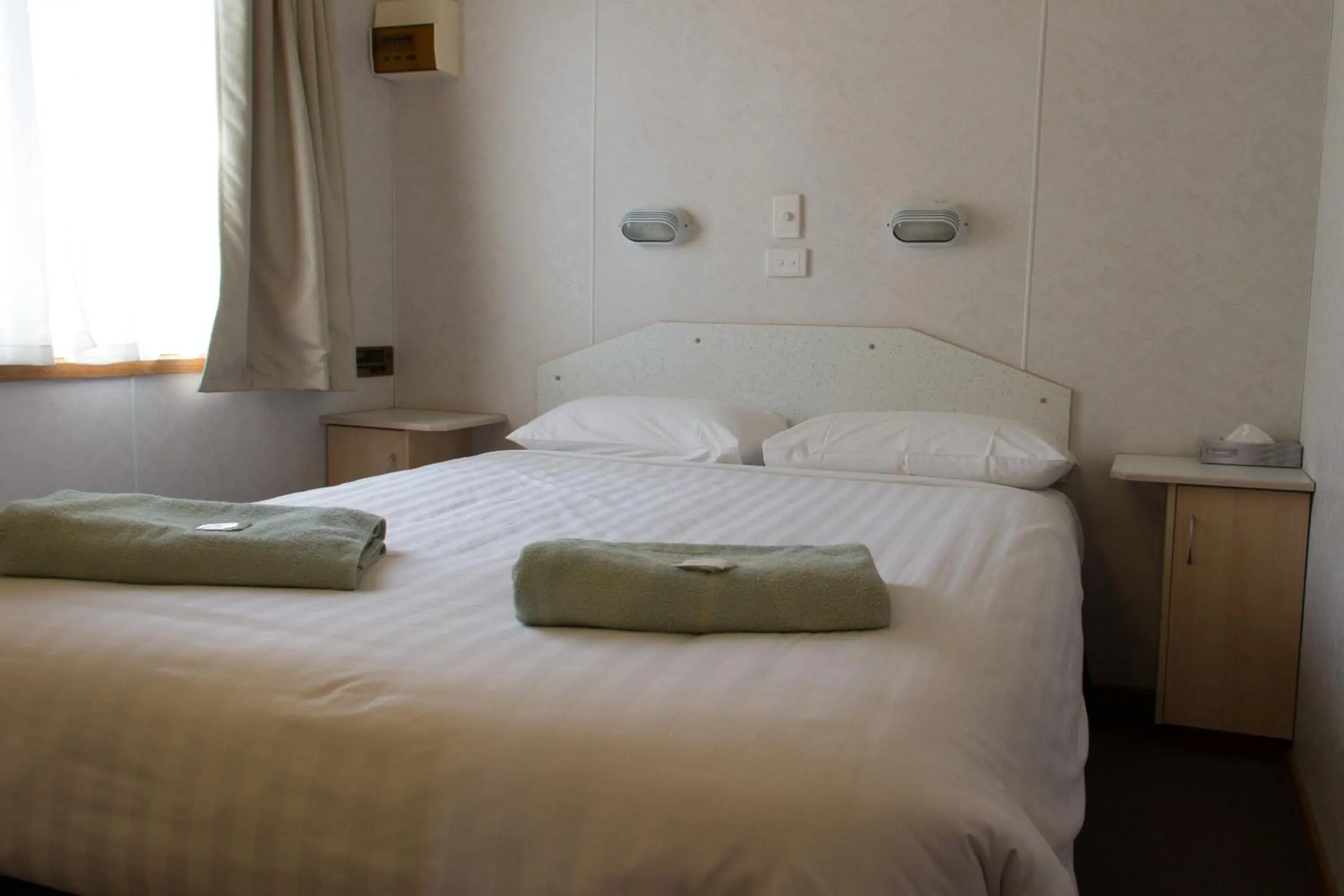 Deluxe One-Bedroom Cabin - No Pets Allowed in Horsham Holiday Park Deluxe One-Bedroom Cabin - No Pets Allowed in Horsham Holiday Park