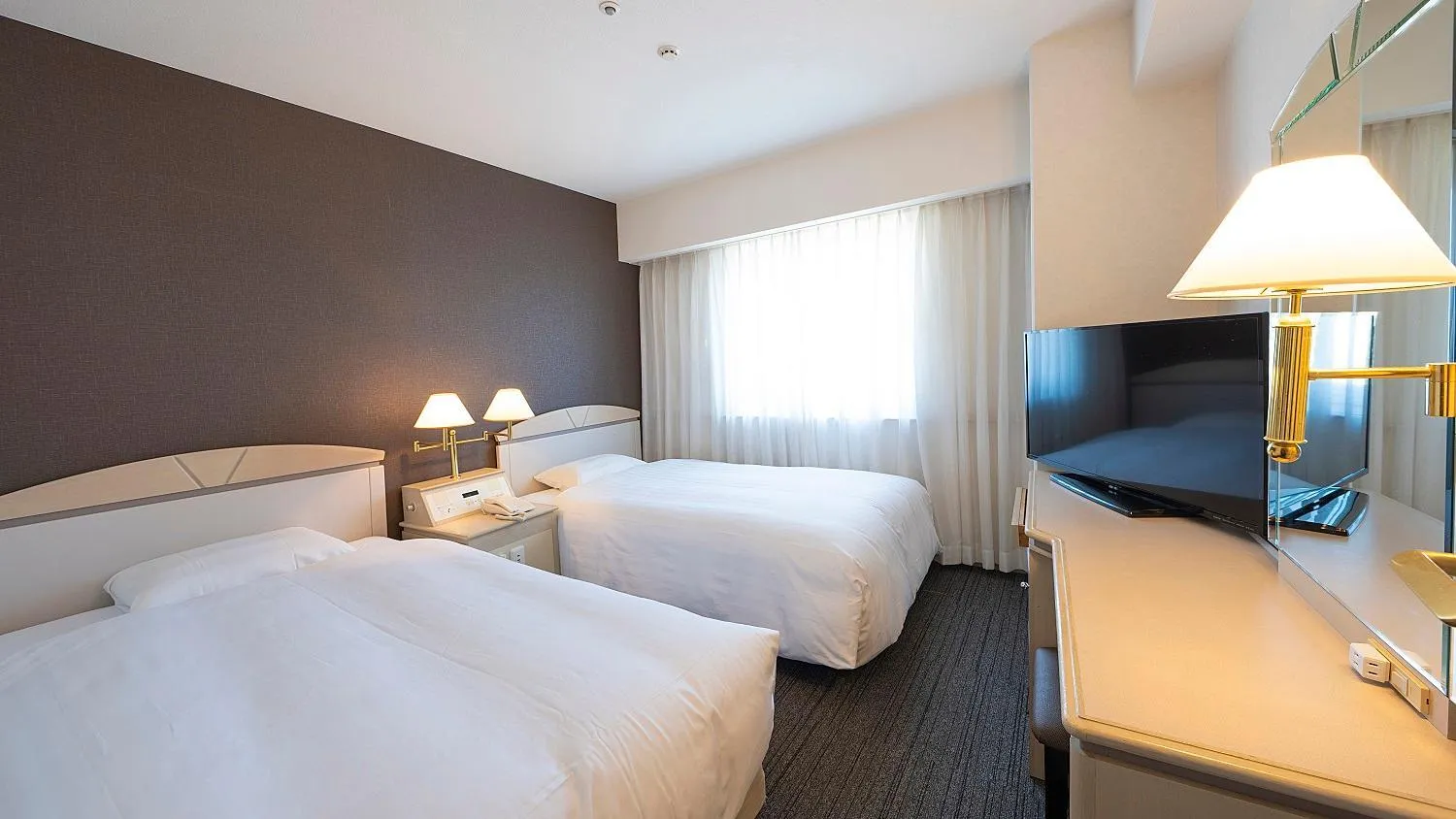 Bed in Tokushima Washington Hotel Plaza