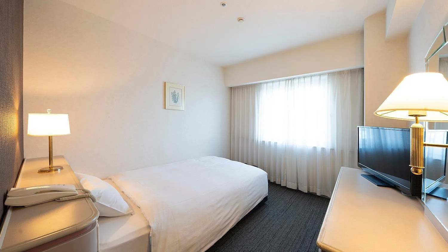 Bed in Tokushima Washington Hotel Plaza