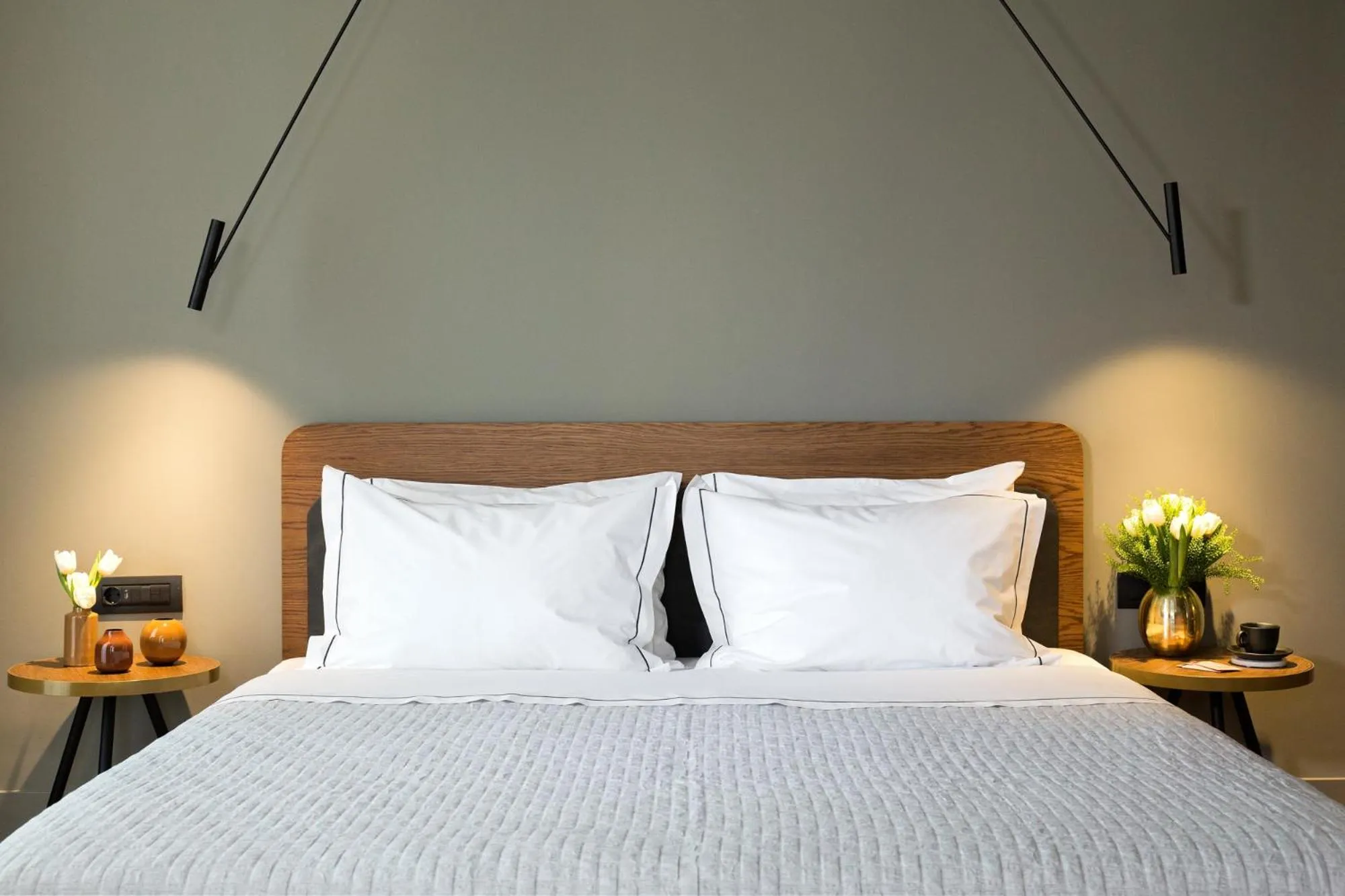 Bed in Bob W Athens Eolou