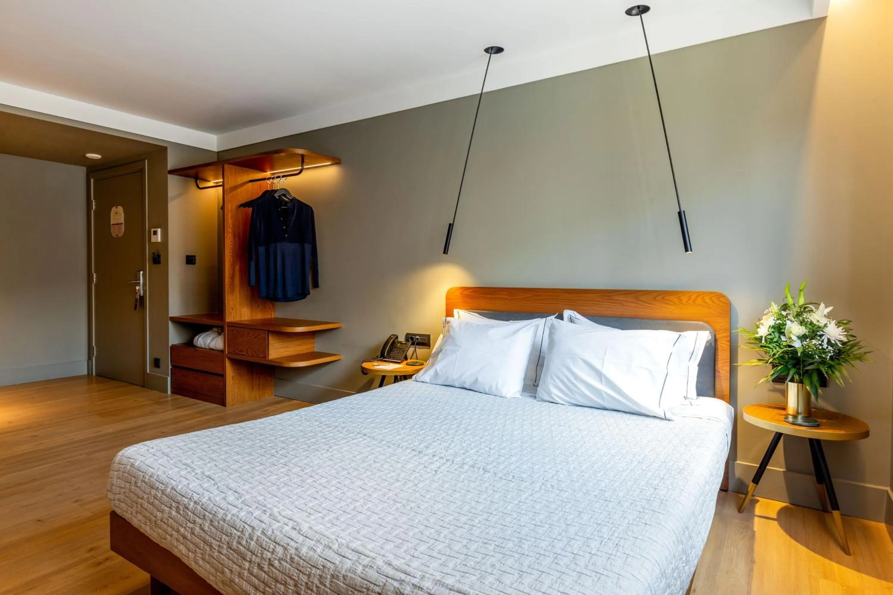 Bed in Bob W Athens Eolou