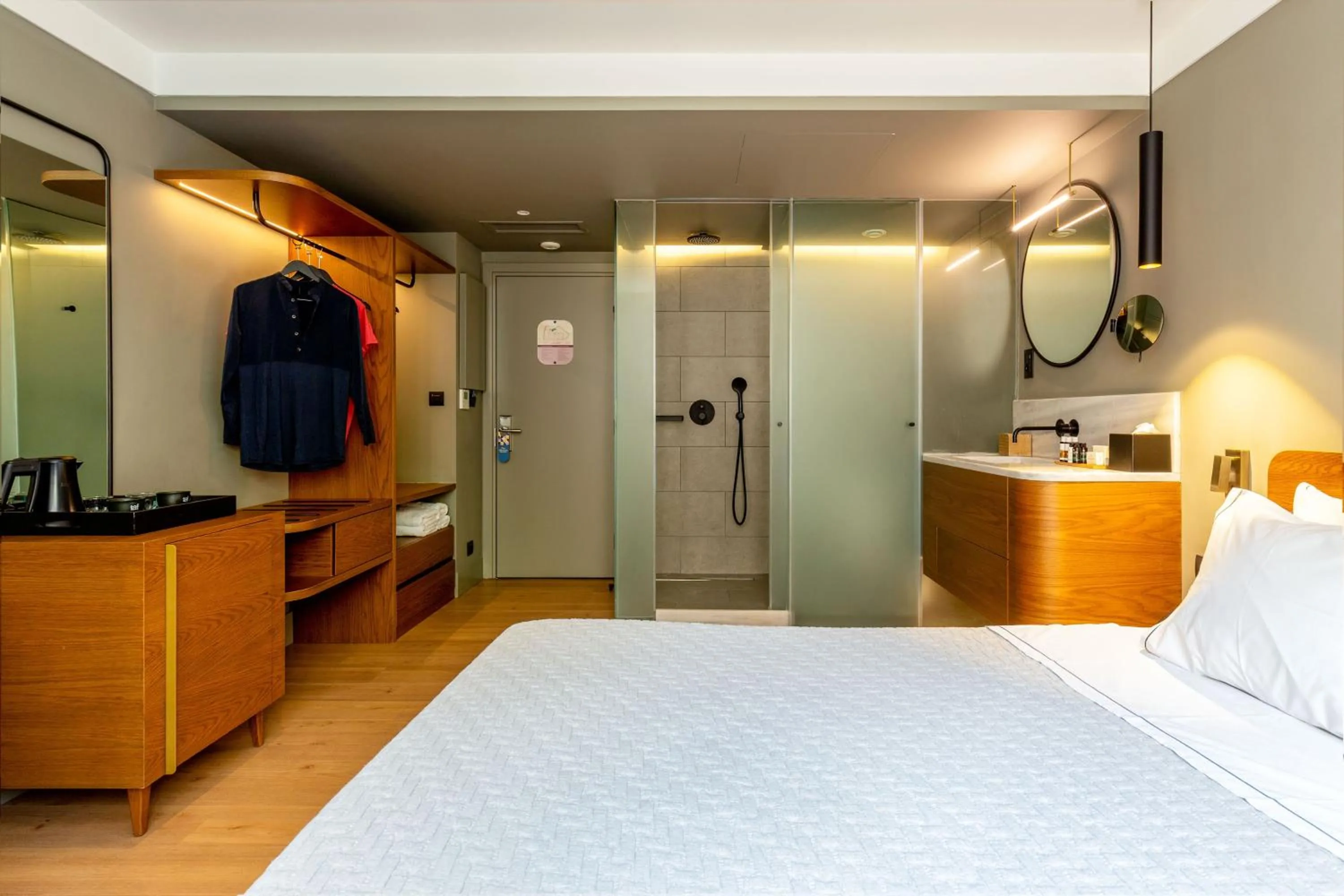 Bed in Bob W Athens Eolou