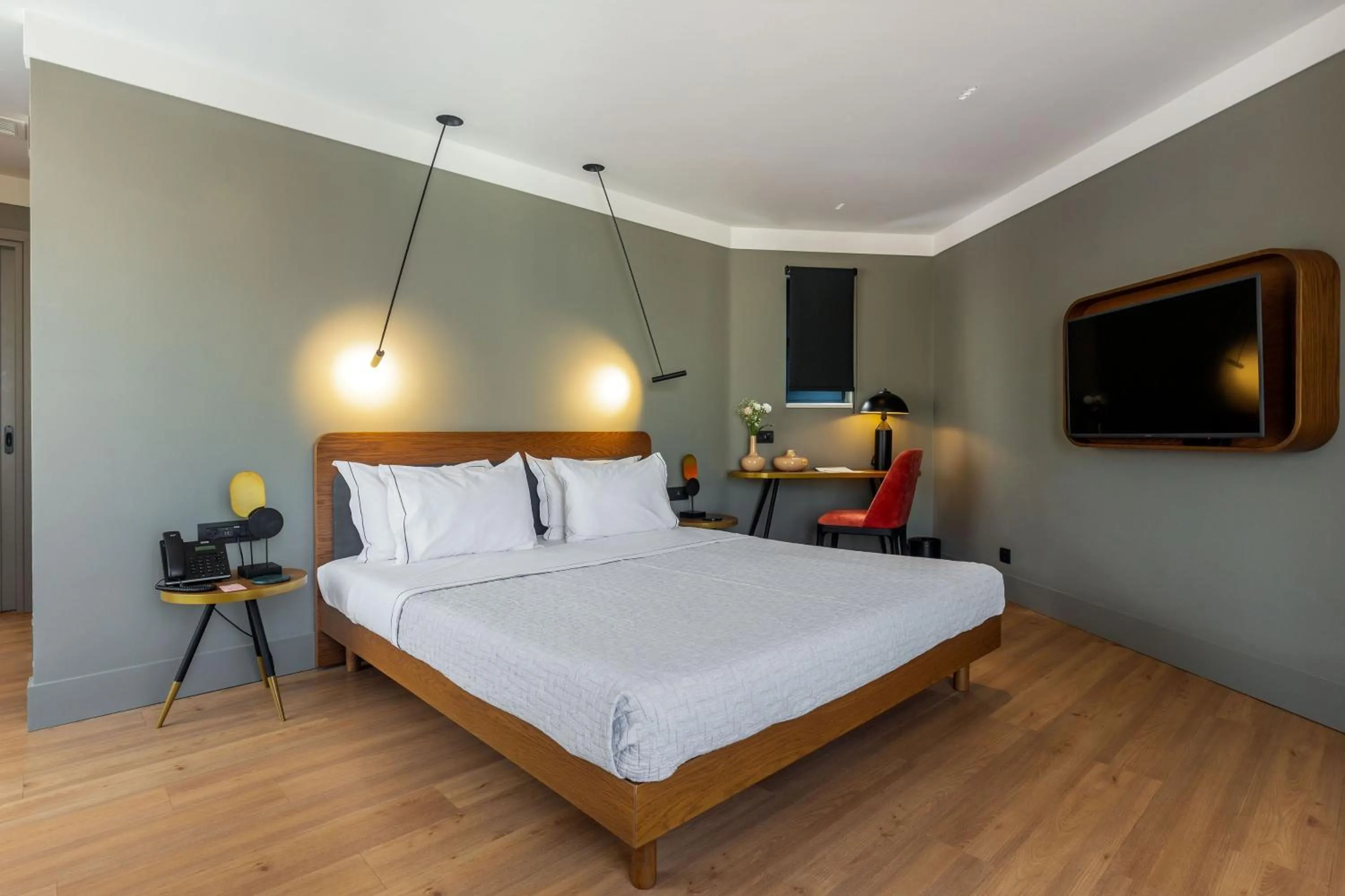 Bed in Bob W Athens Eolou