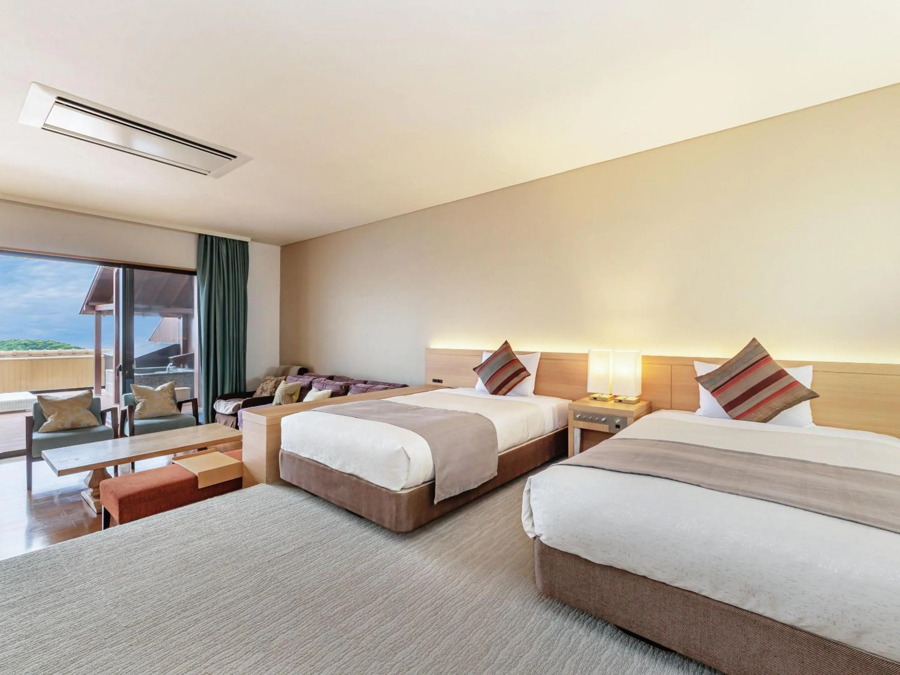 Photo of the whole room, Bed in Izumigo Hotel Altia Toba