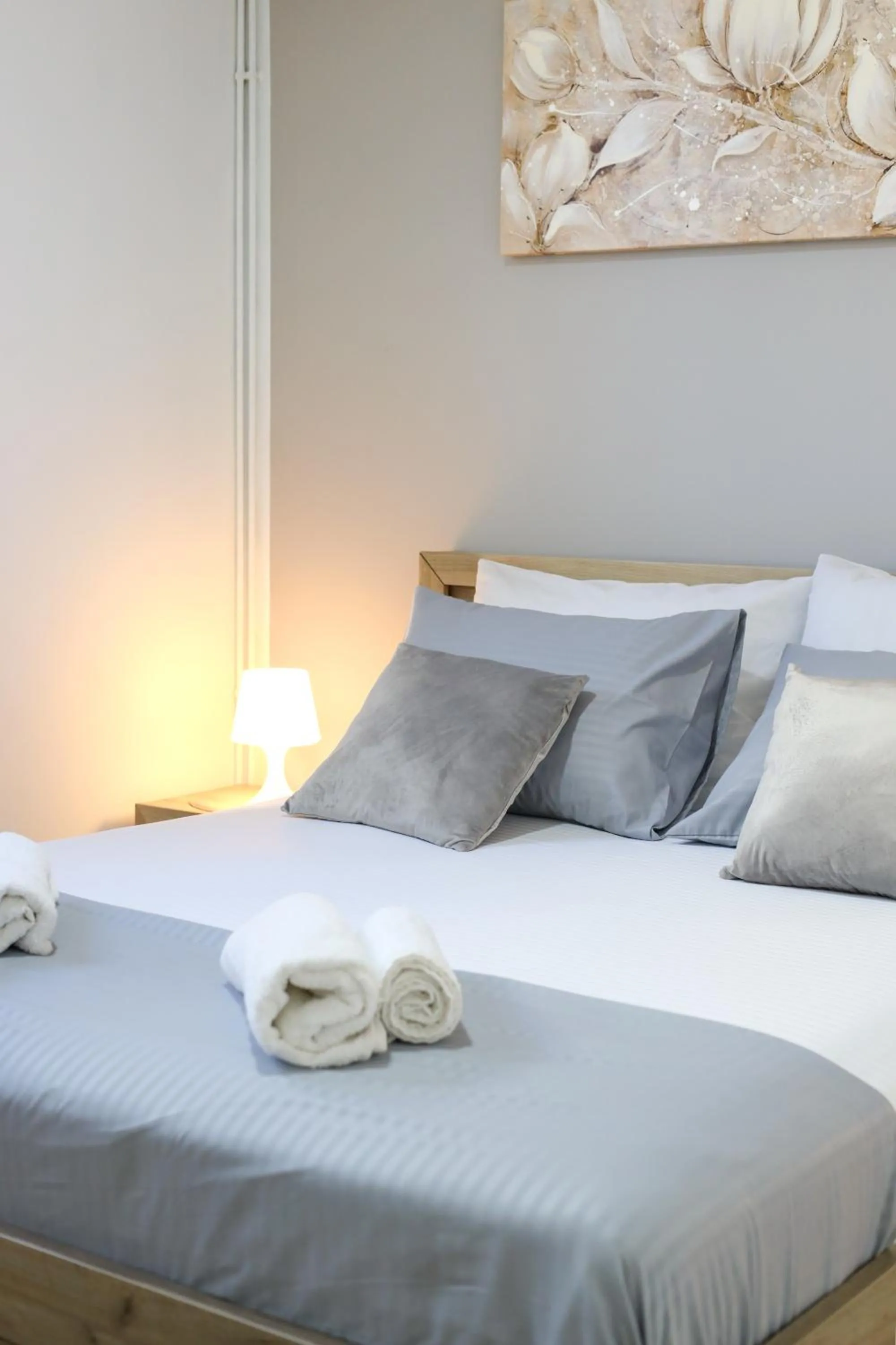 Bed in Airport Stay Apartments