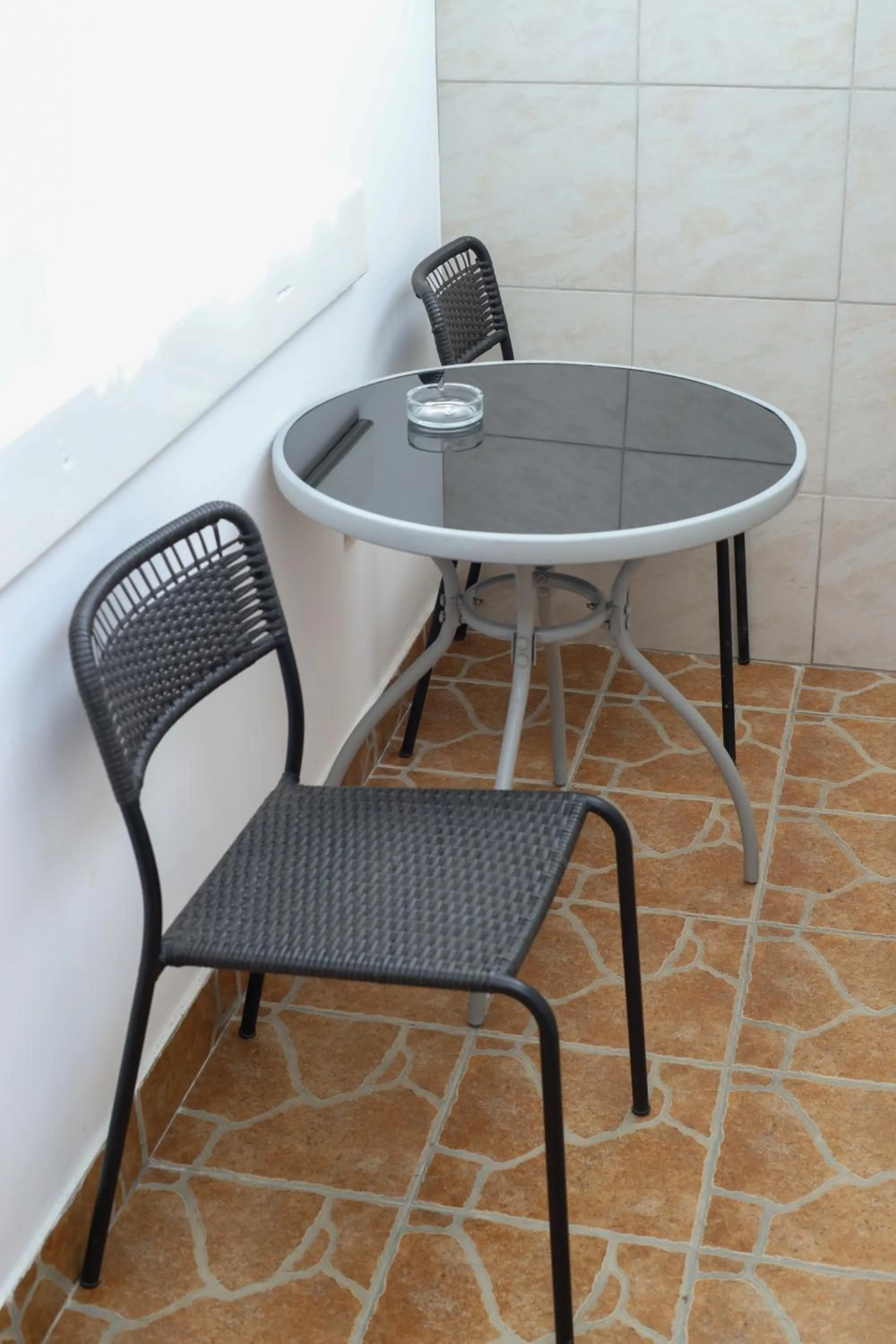 Seating area in Airport Stay Apartments