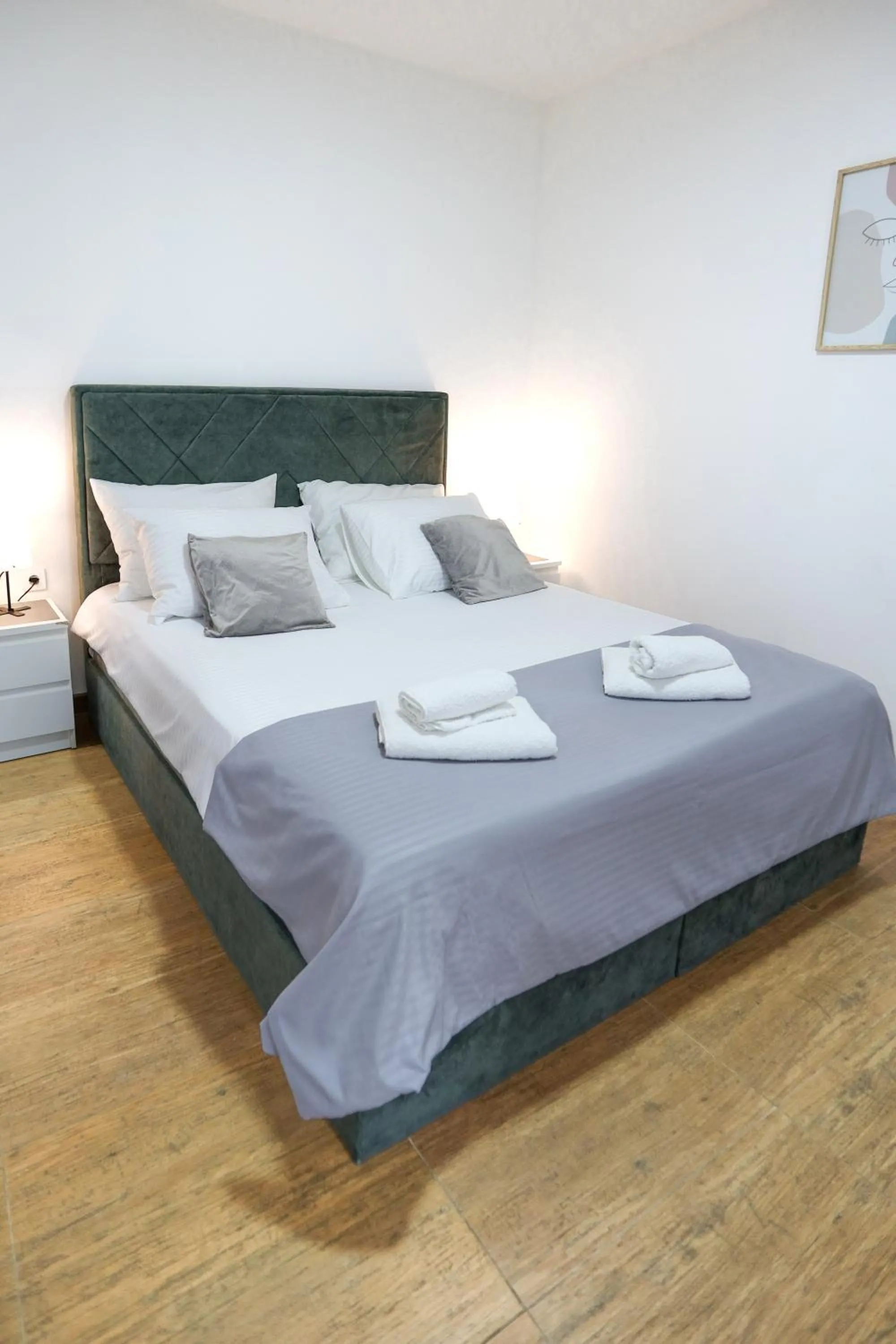 Bed in Airport Stay Apartments