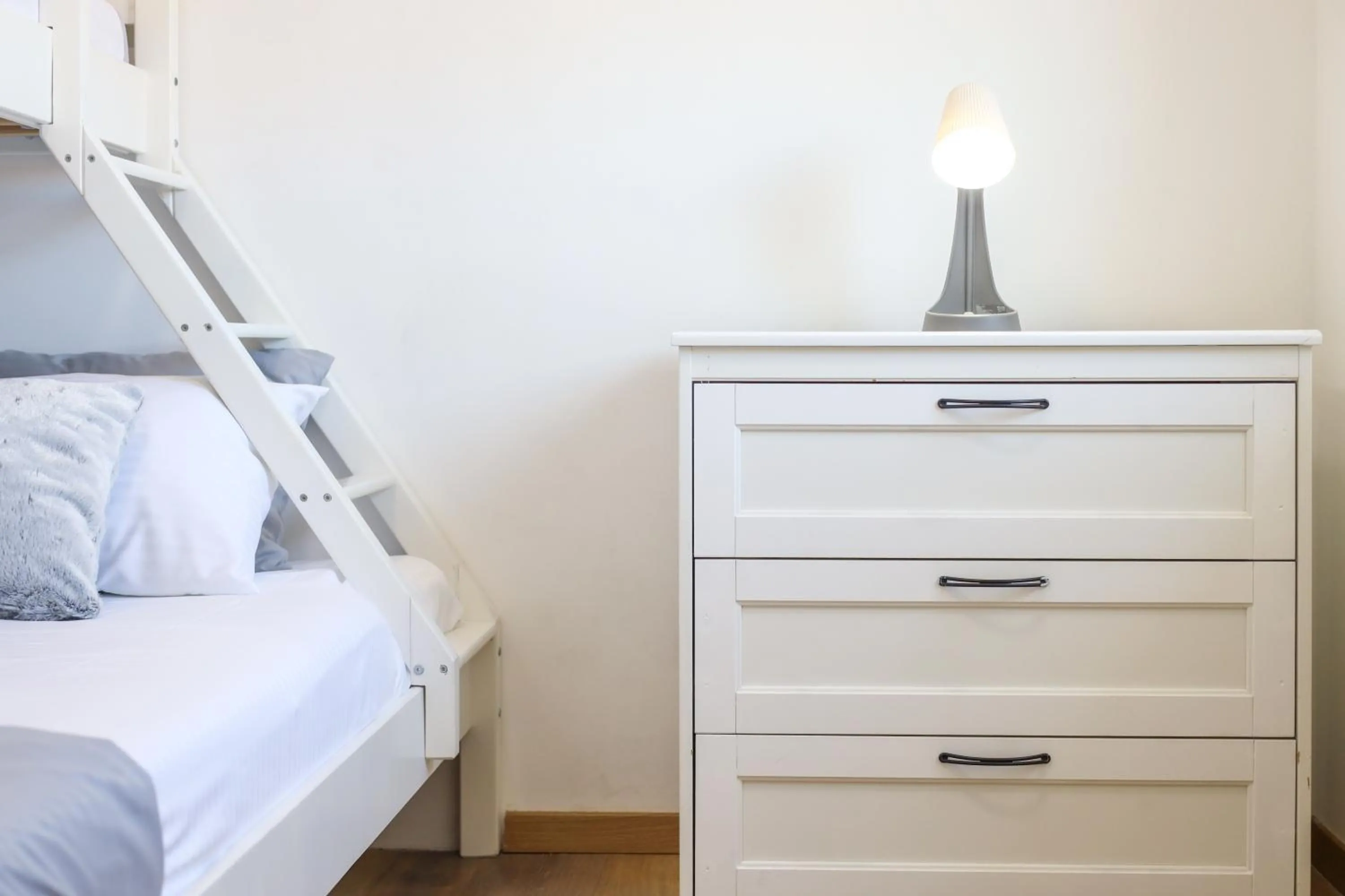 Bed in Airport Stay Apartments