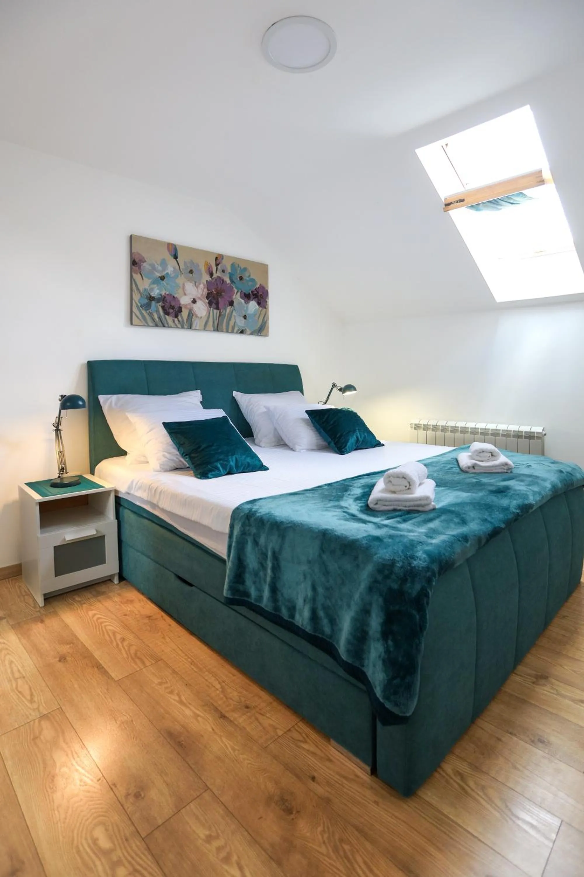 Bed in Airport Stay Apartments