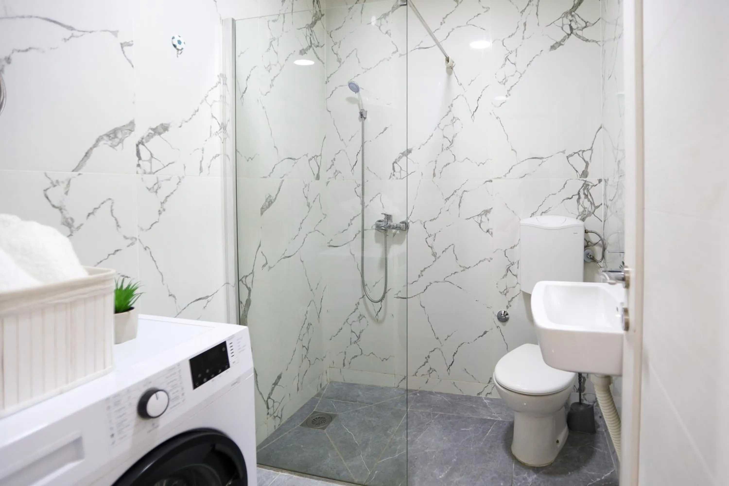 Shower in Airport Stay Apartments