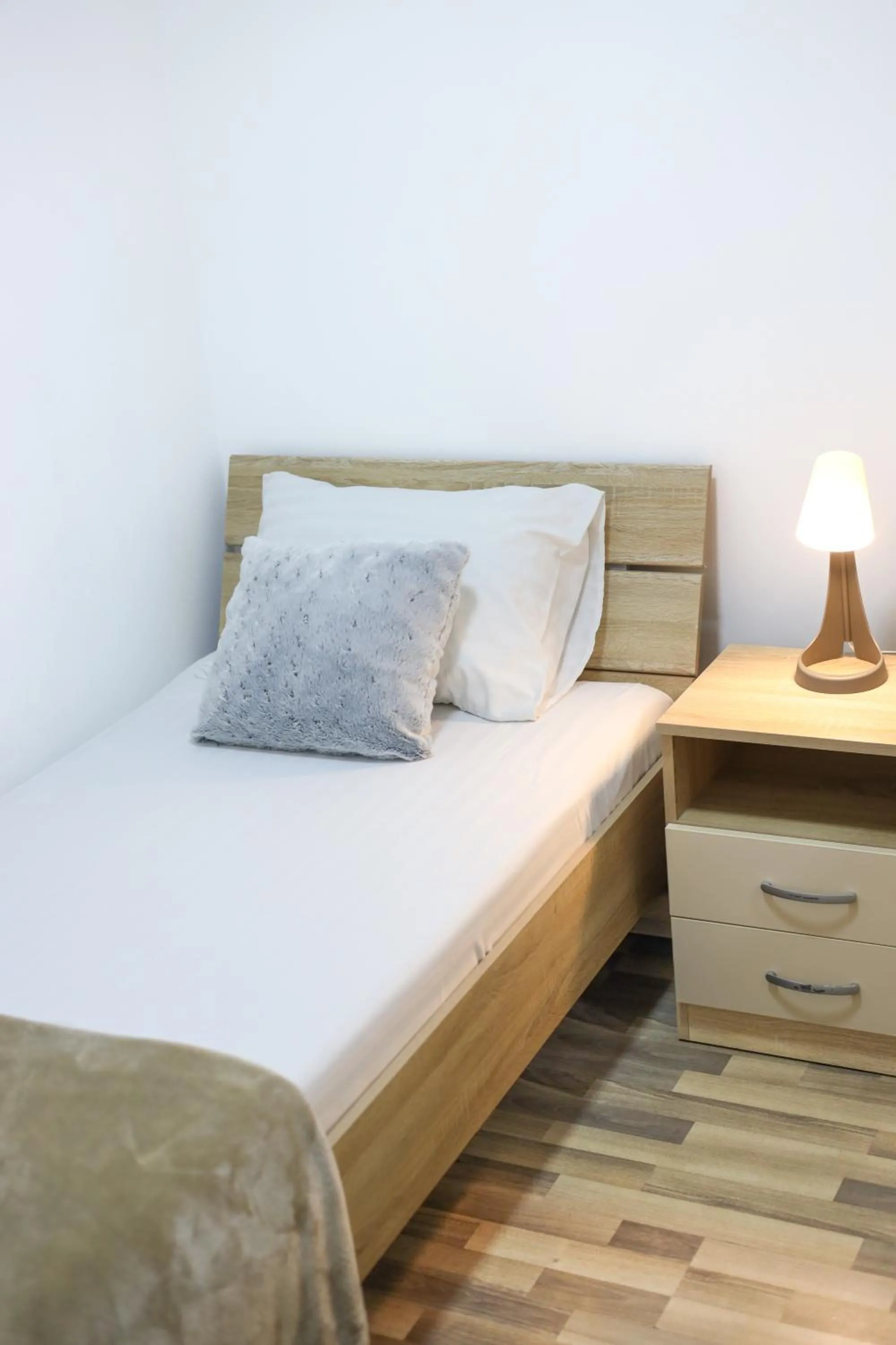 Bed in Airport Stay Apartments