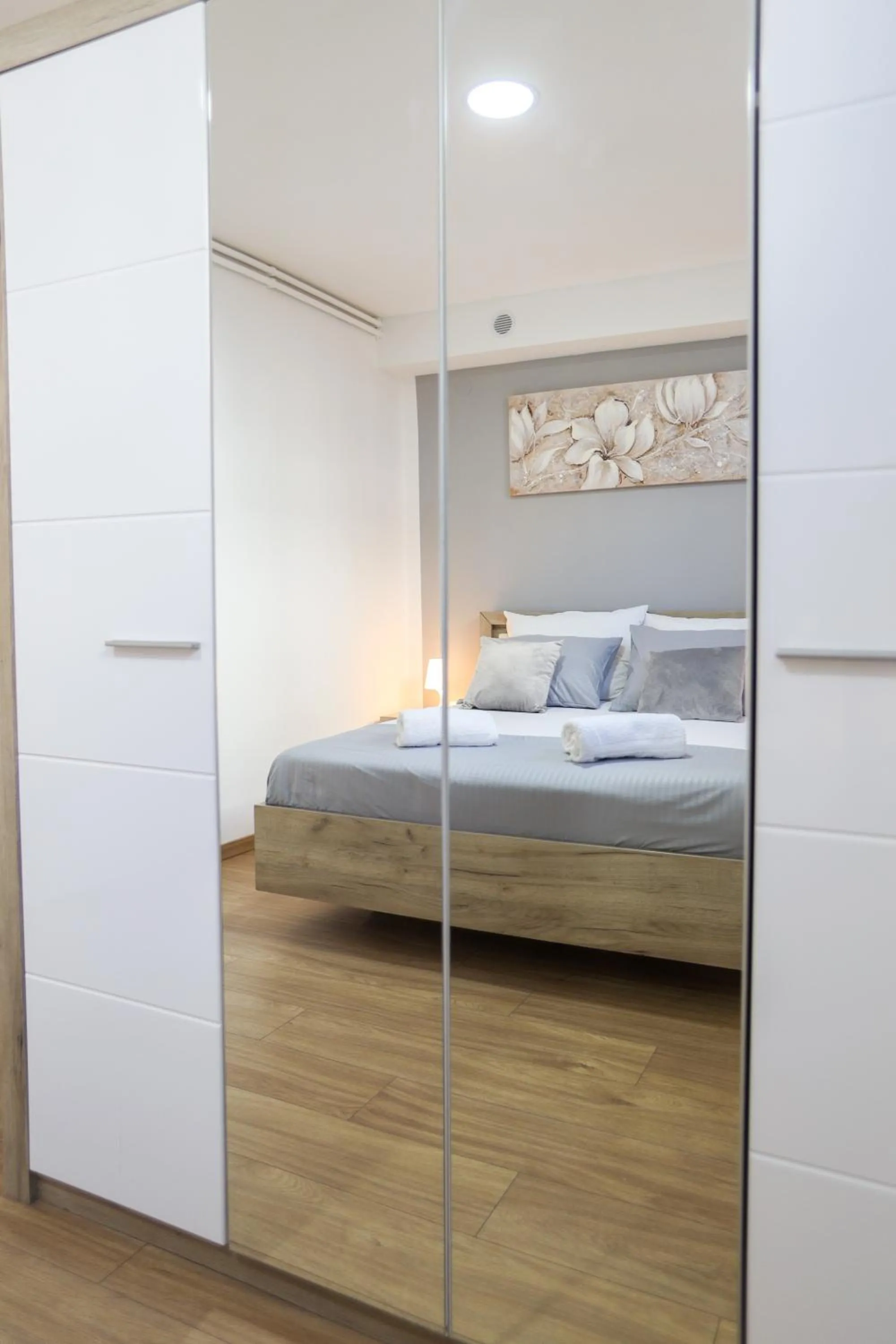 Bed in Airport Stay Apartments