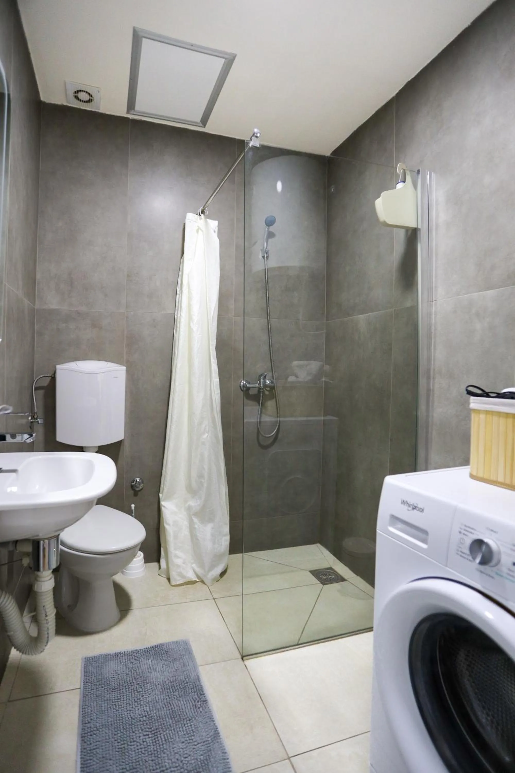 Shower in Airport Stay Apartments