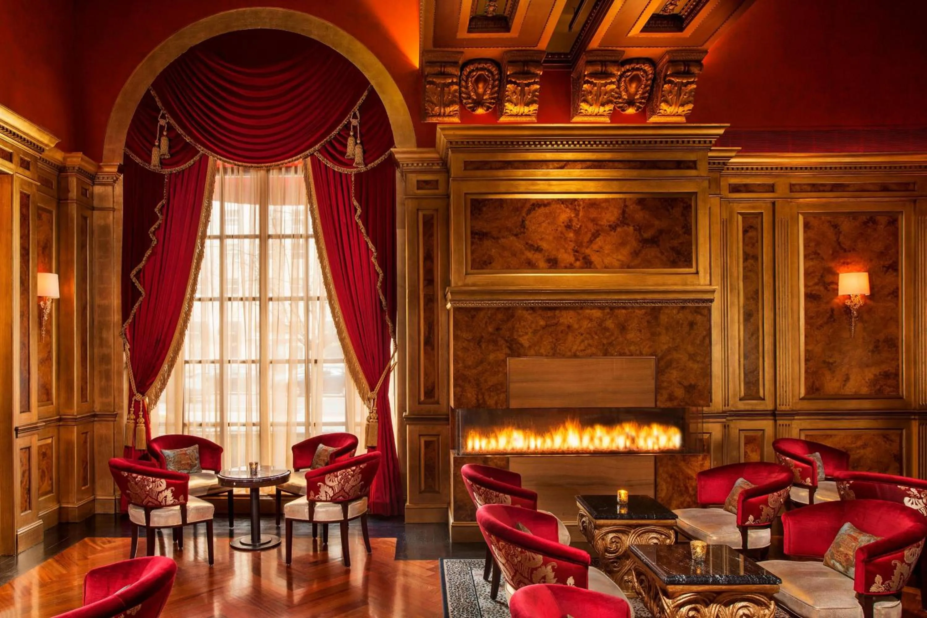 Lounge or bar in The St. Regis Washington, D.C.