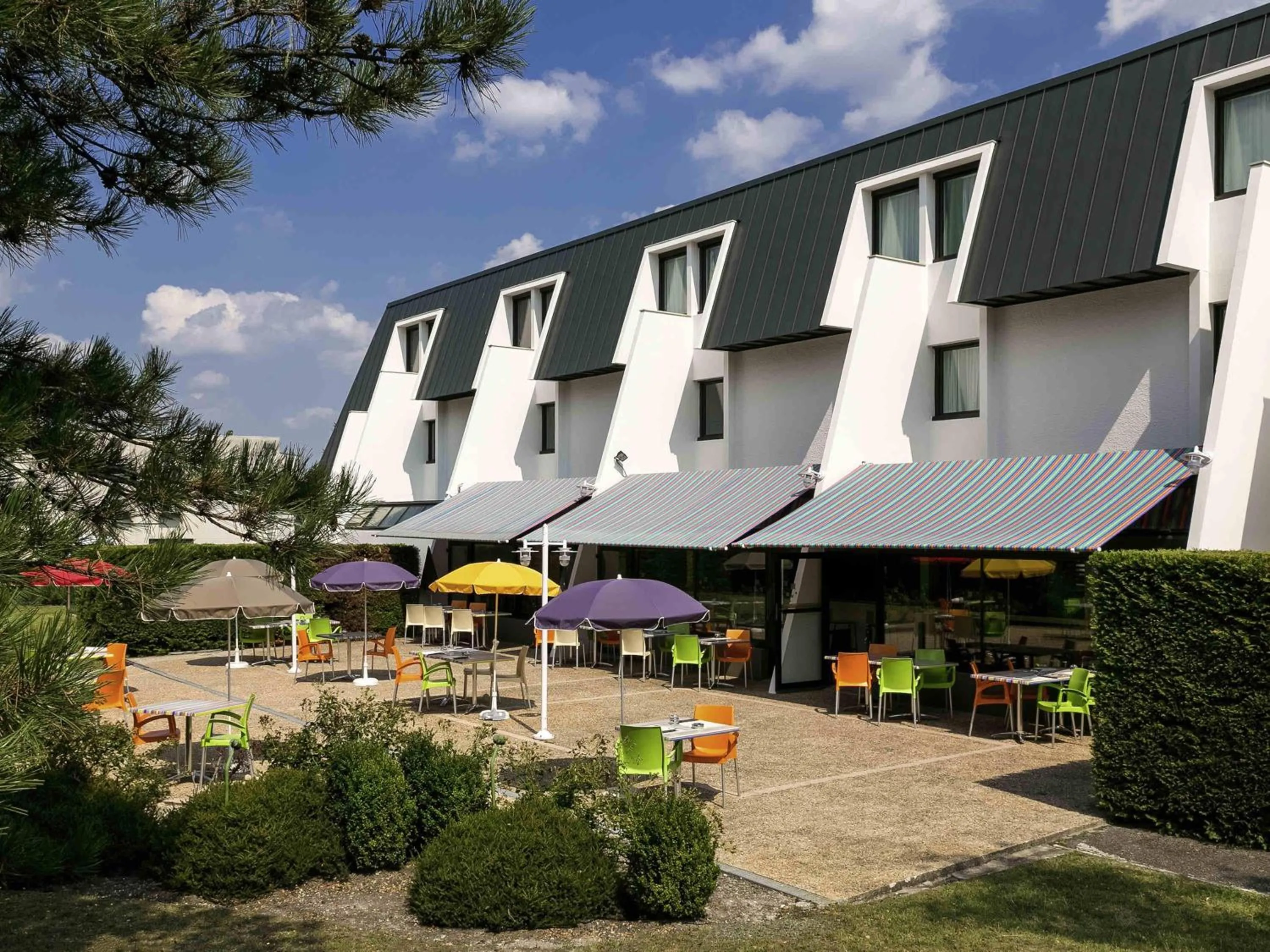 Restaurant/places to eat in ibis Styles Bordeaux Aéroport