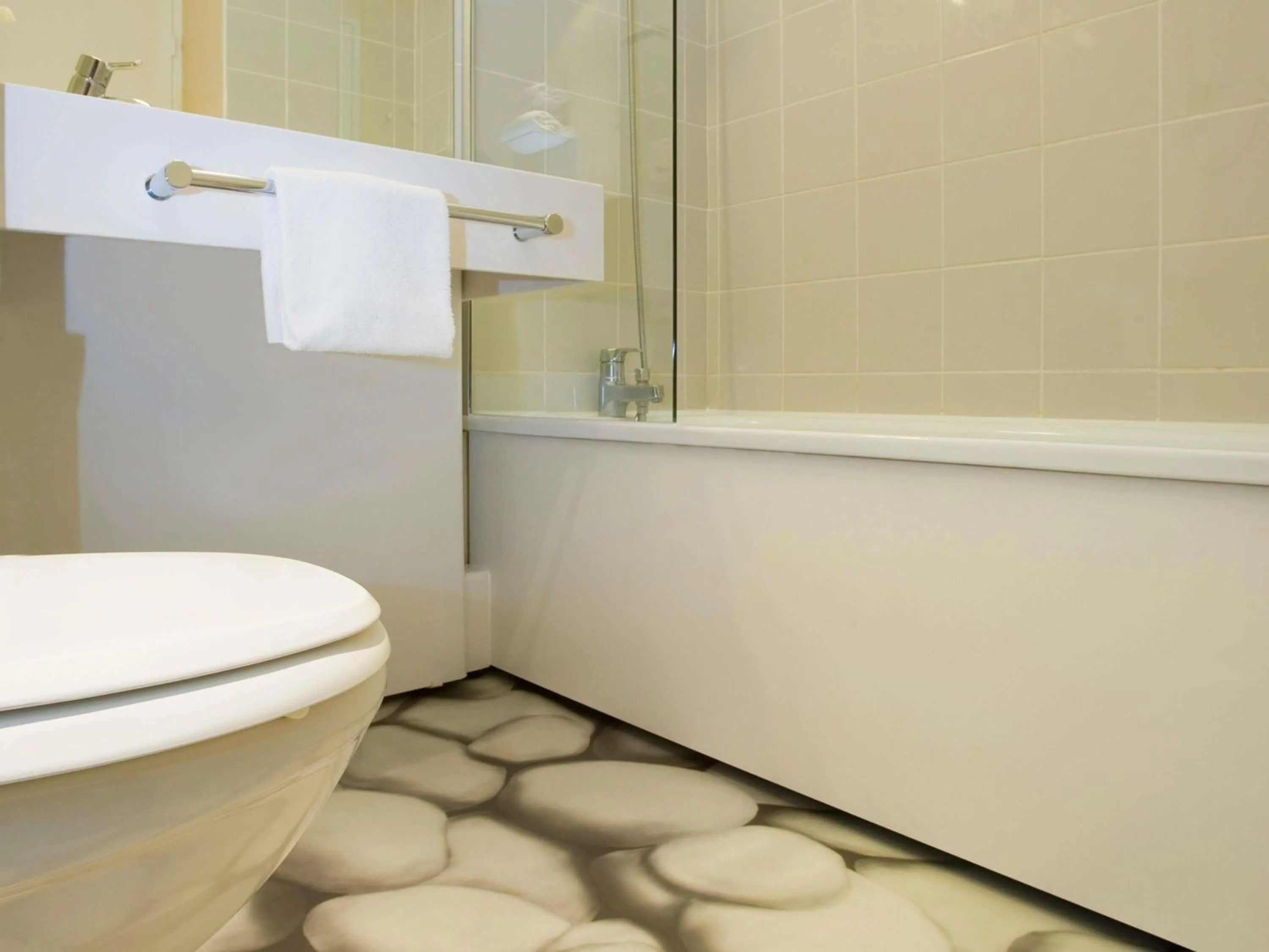 Bedroom in ibis Styles Bordeaux Aéroport