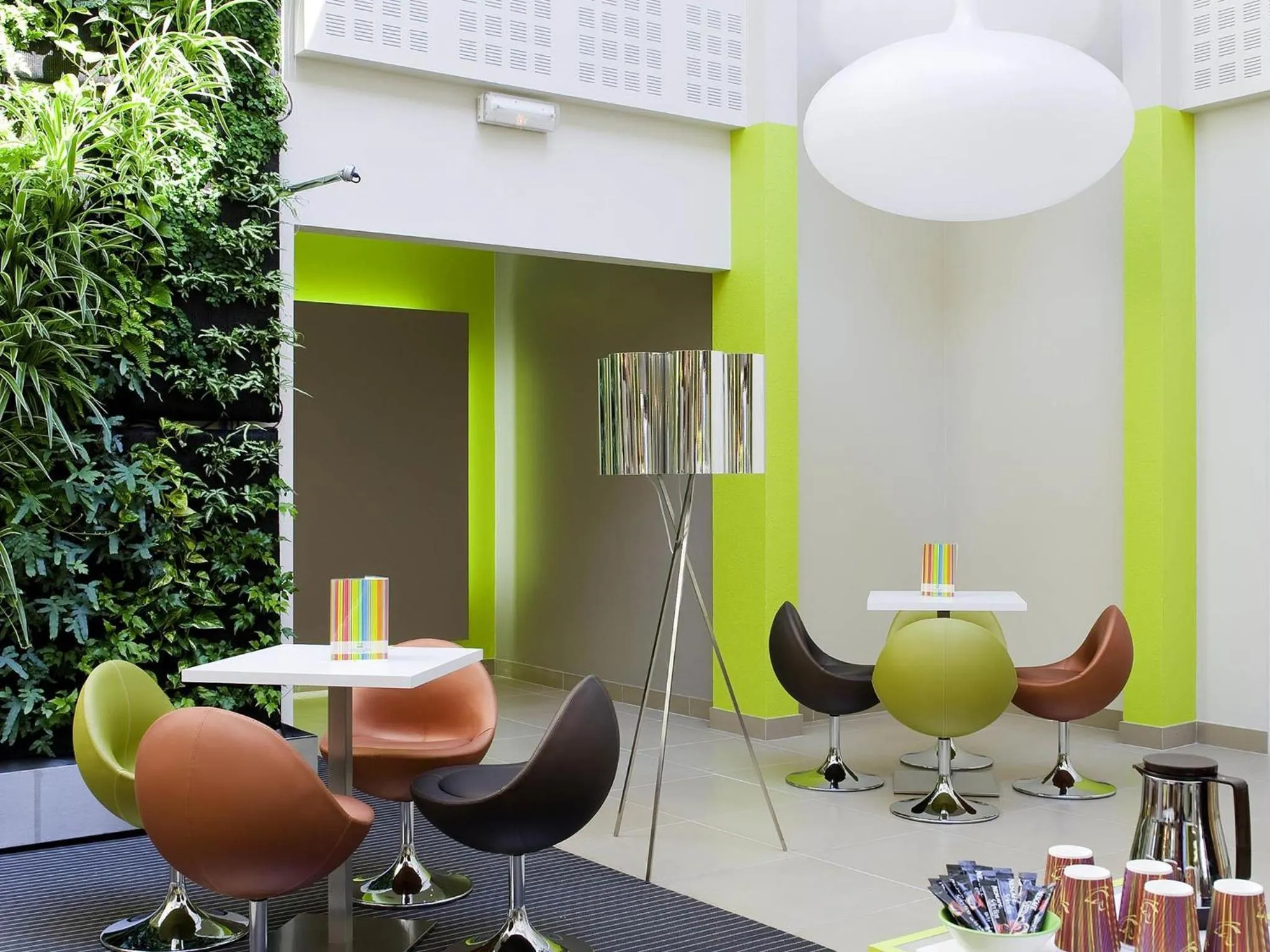 Lounge or bar in ibis Styles Bordeaux Aéroport