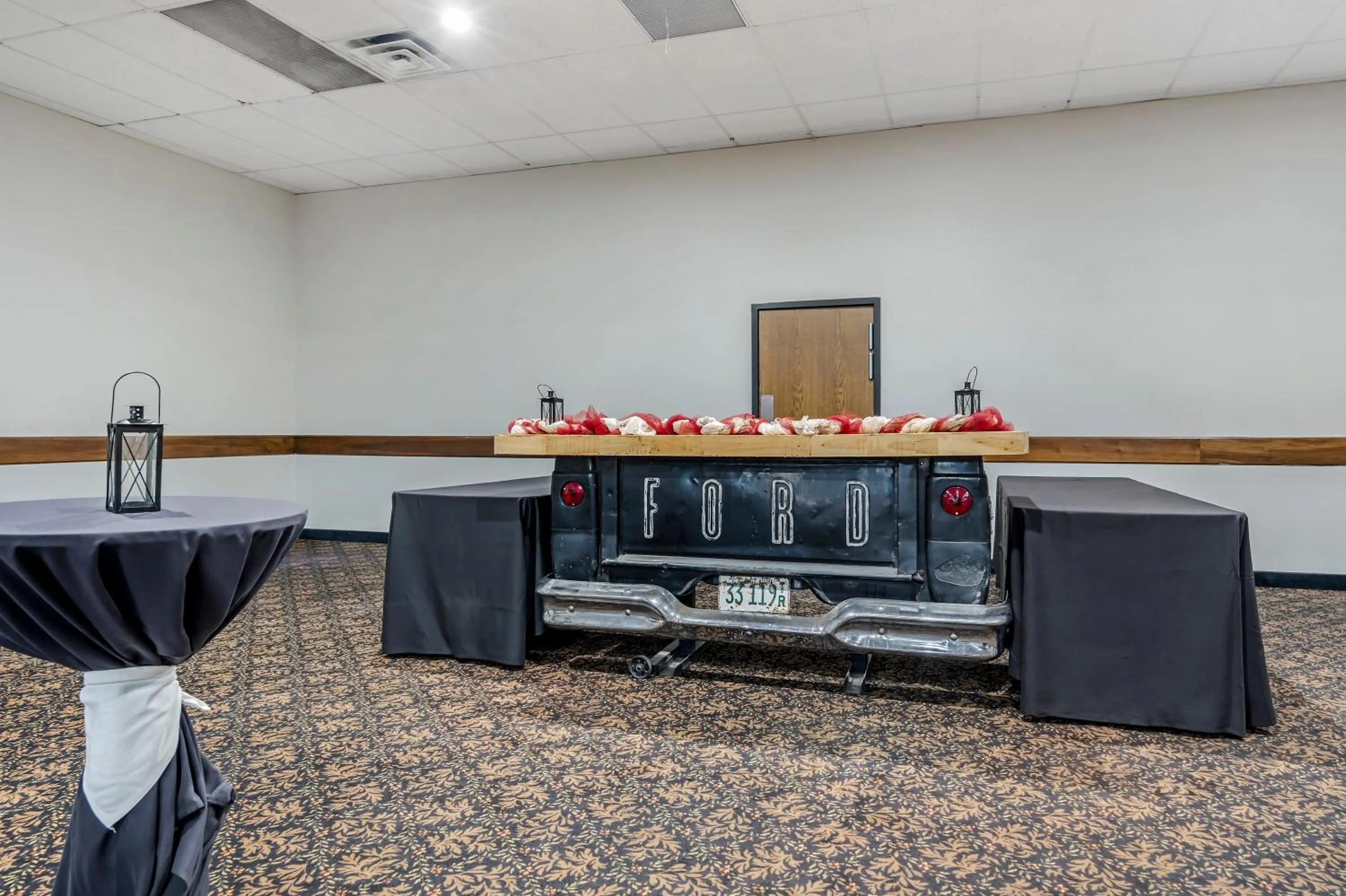 Banquet/Function facilities in Seaport Inn & Suites