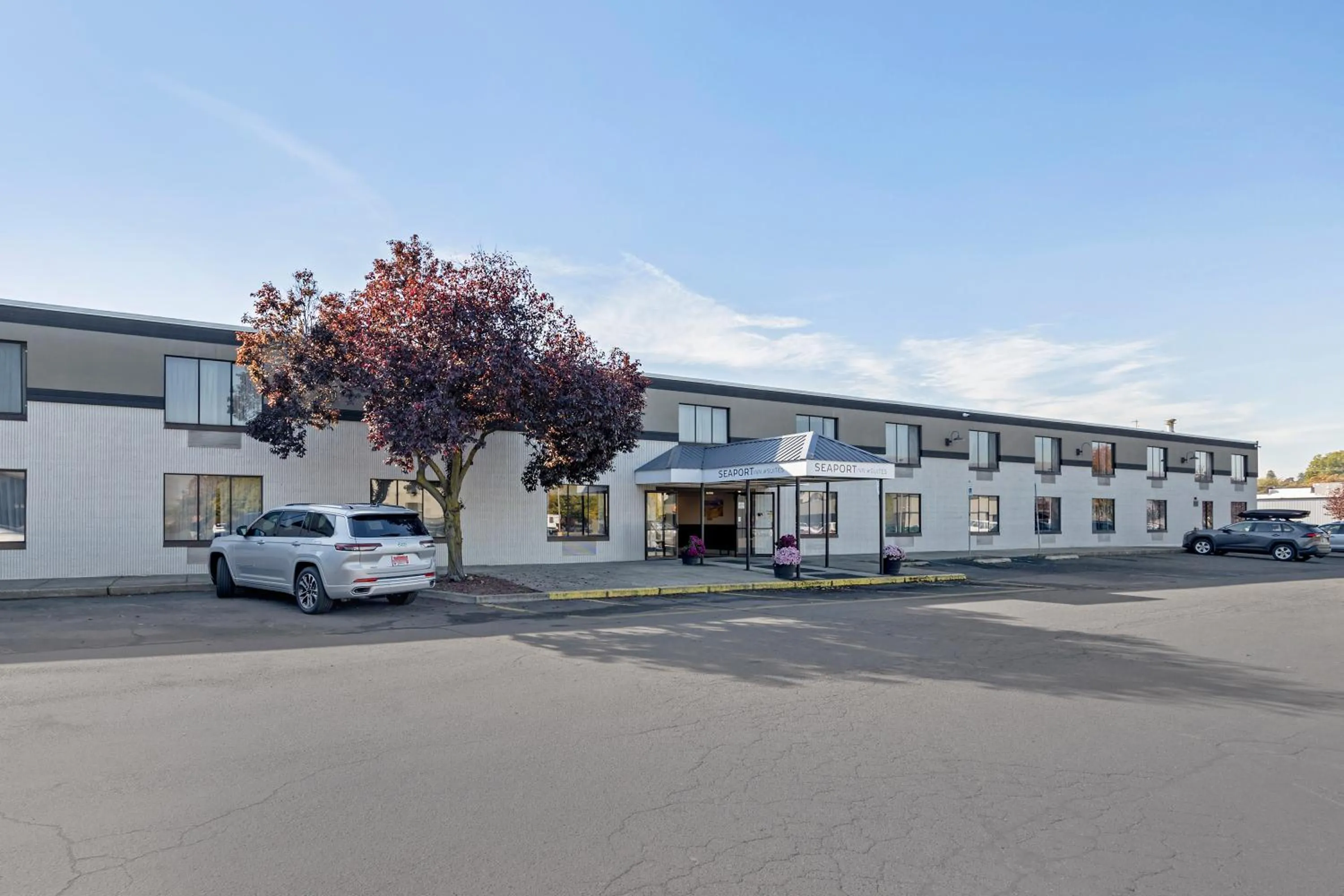 Property building in Seaport Inn & Suites