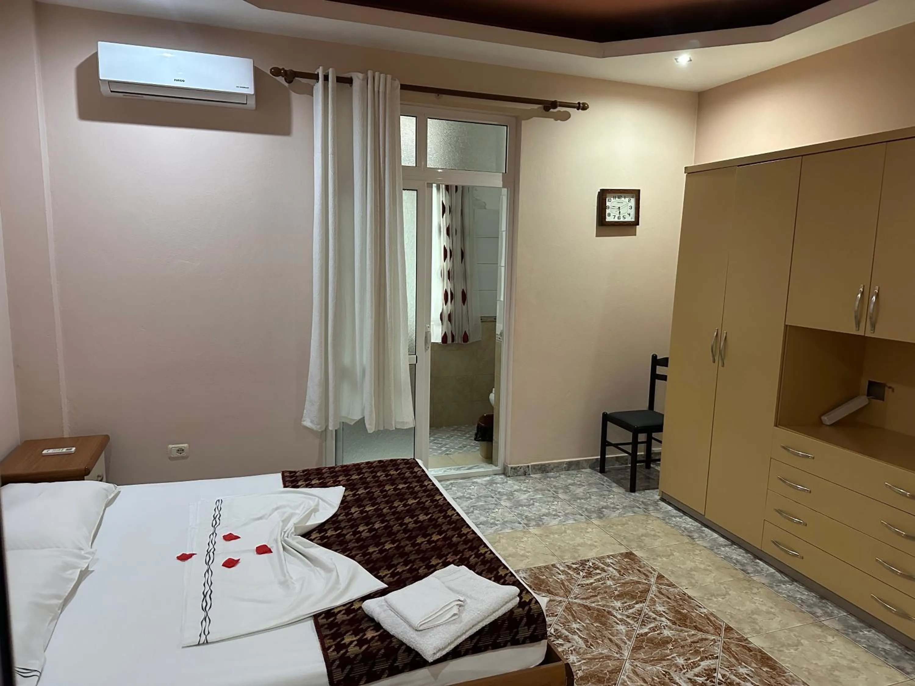 Bed in Chicago hotel