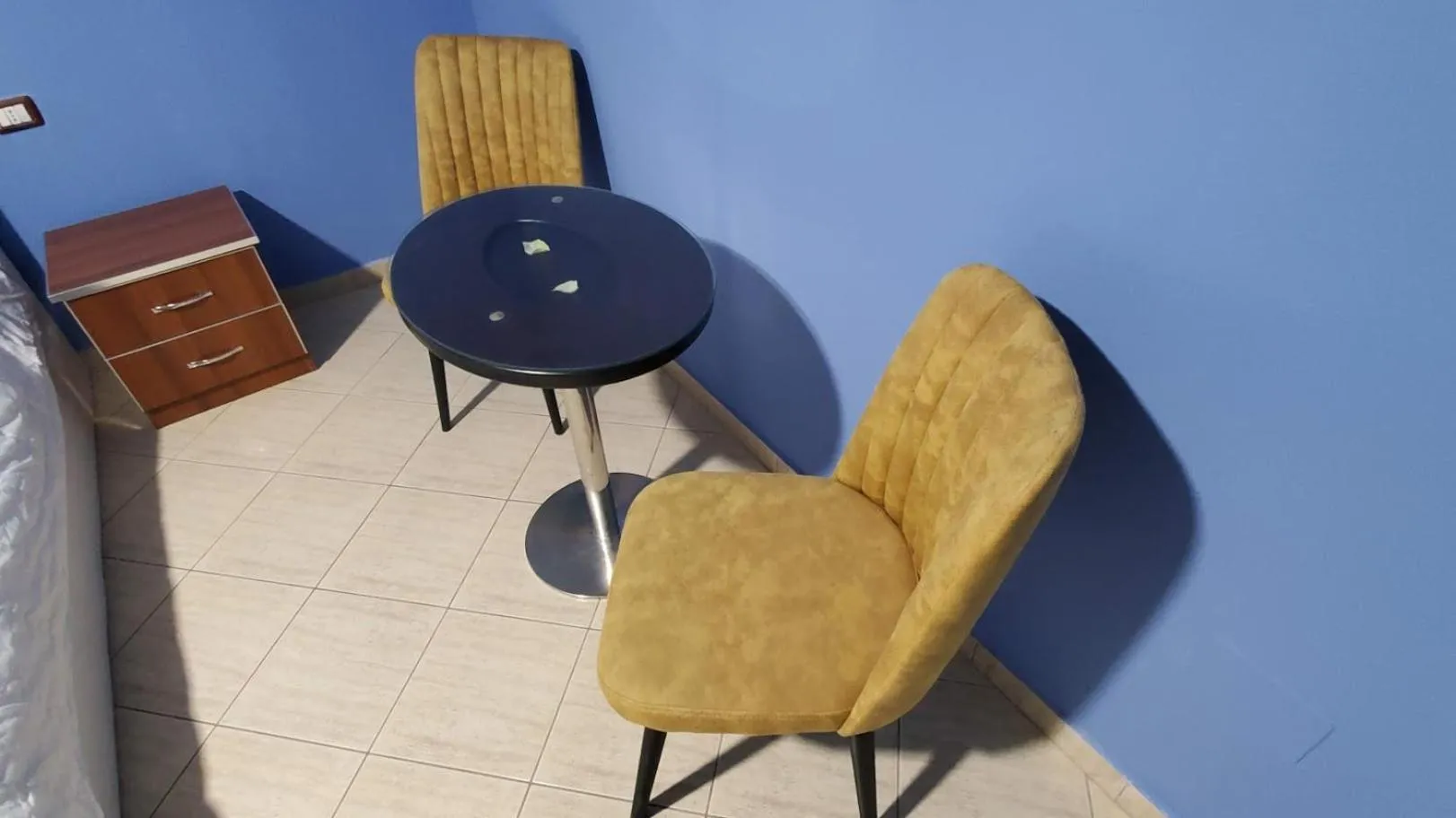 Seating area in Chicago hotel