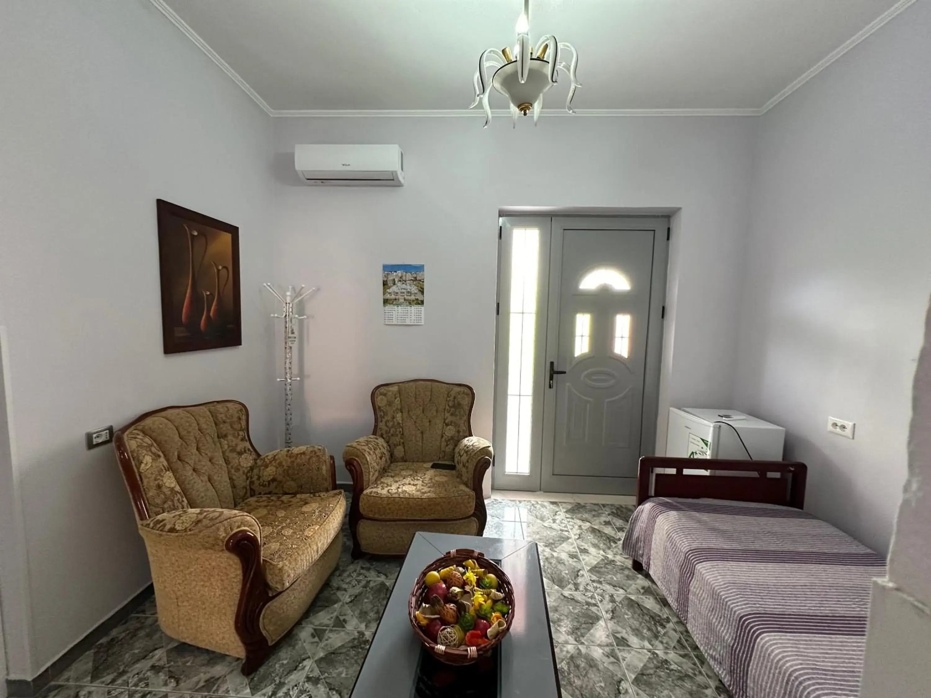 Deluxe Single Room with Balcony in Chicago hotel Deluxe Single Room with Balcony in Chicago hotel