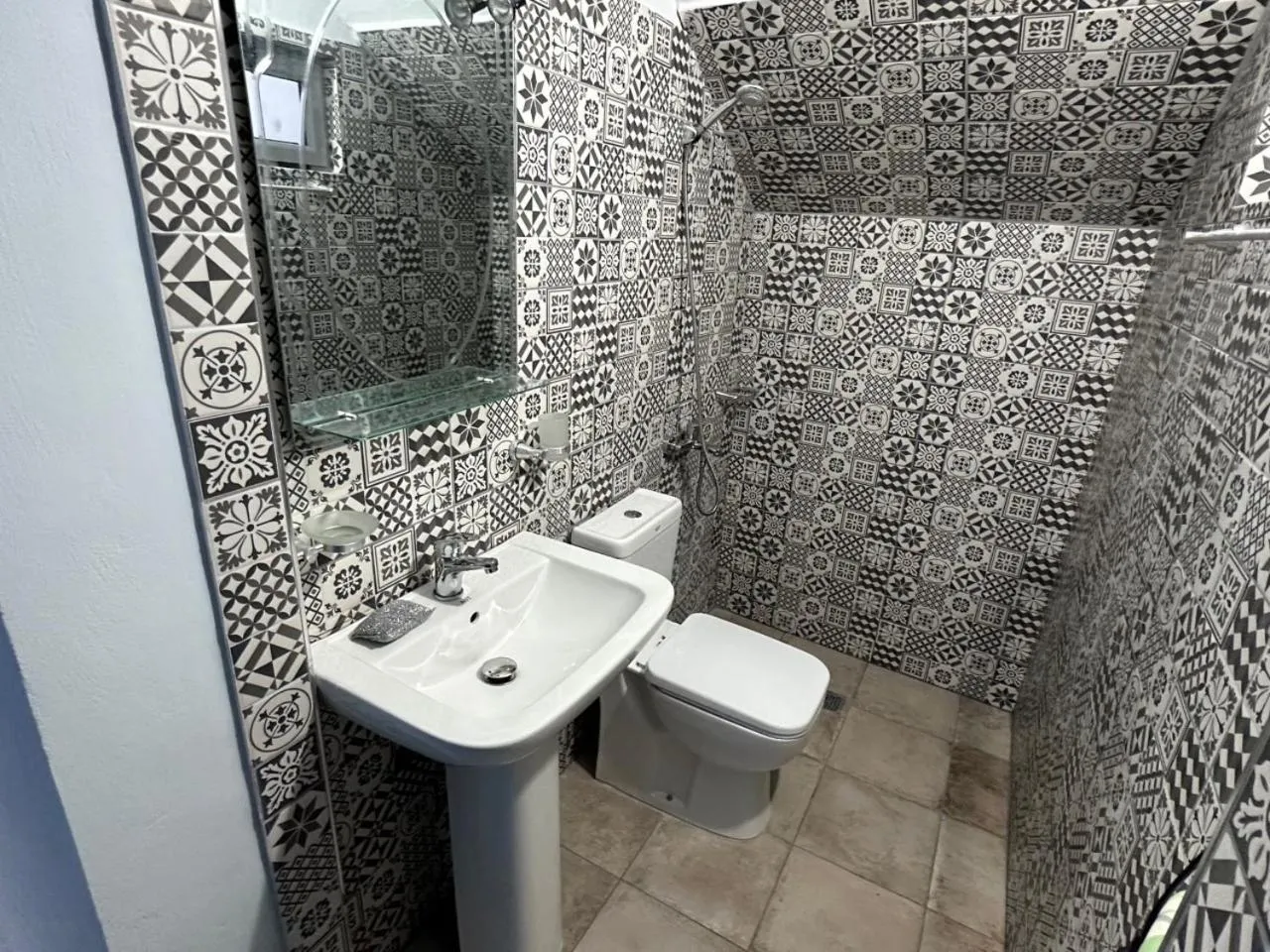 Shower in Chicago hotel