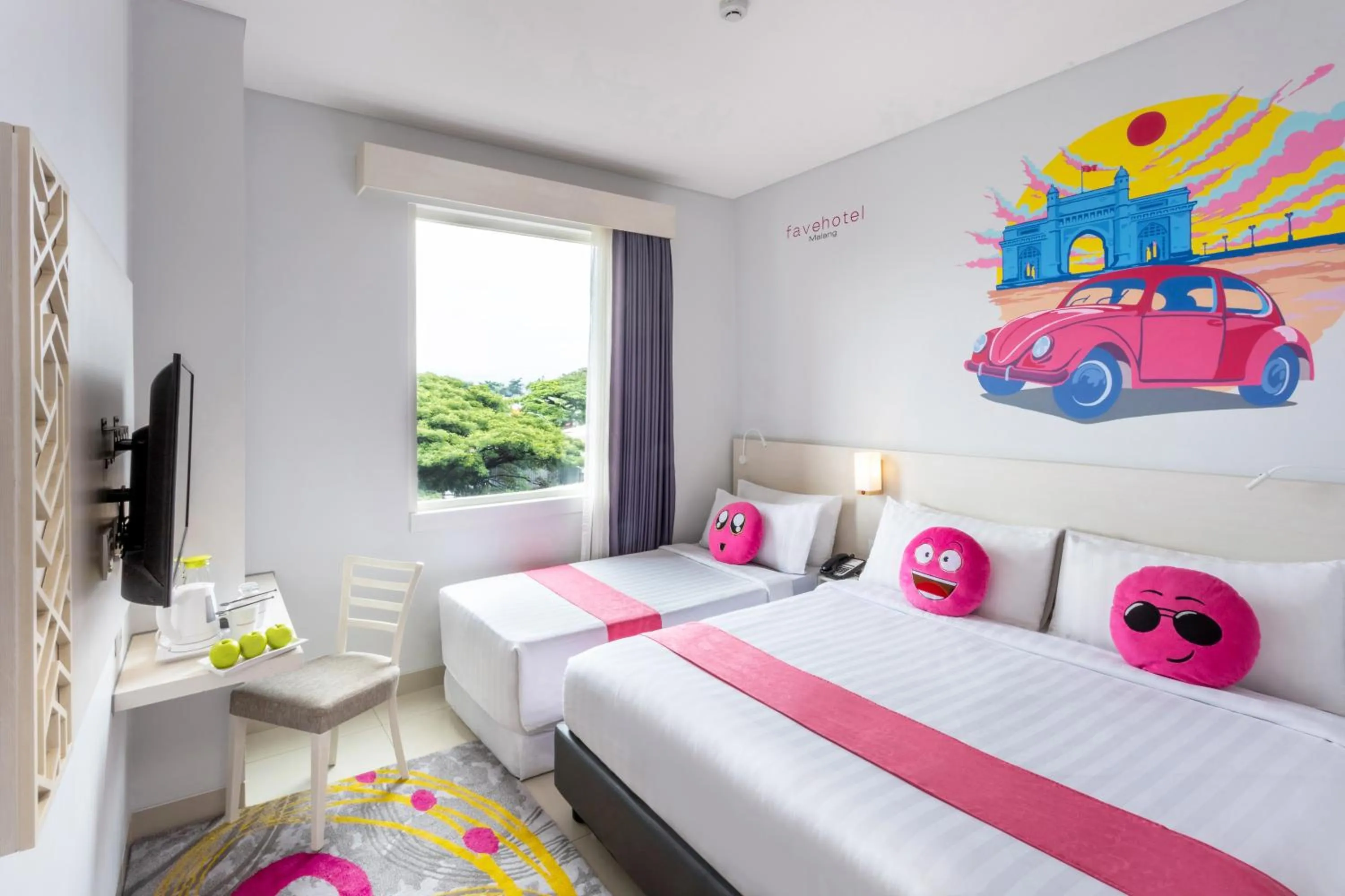 Bathroom, Bed in favehotel Malang