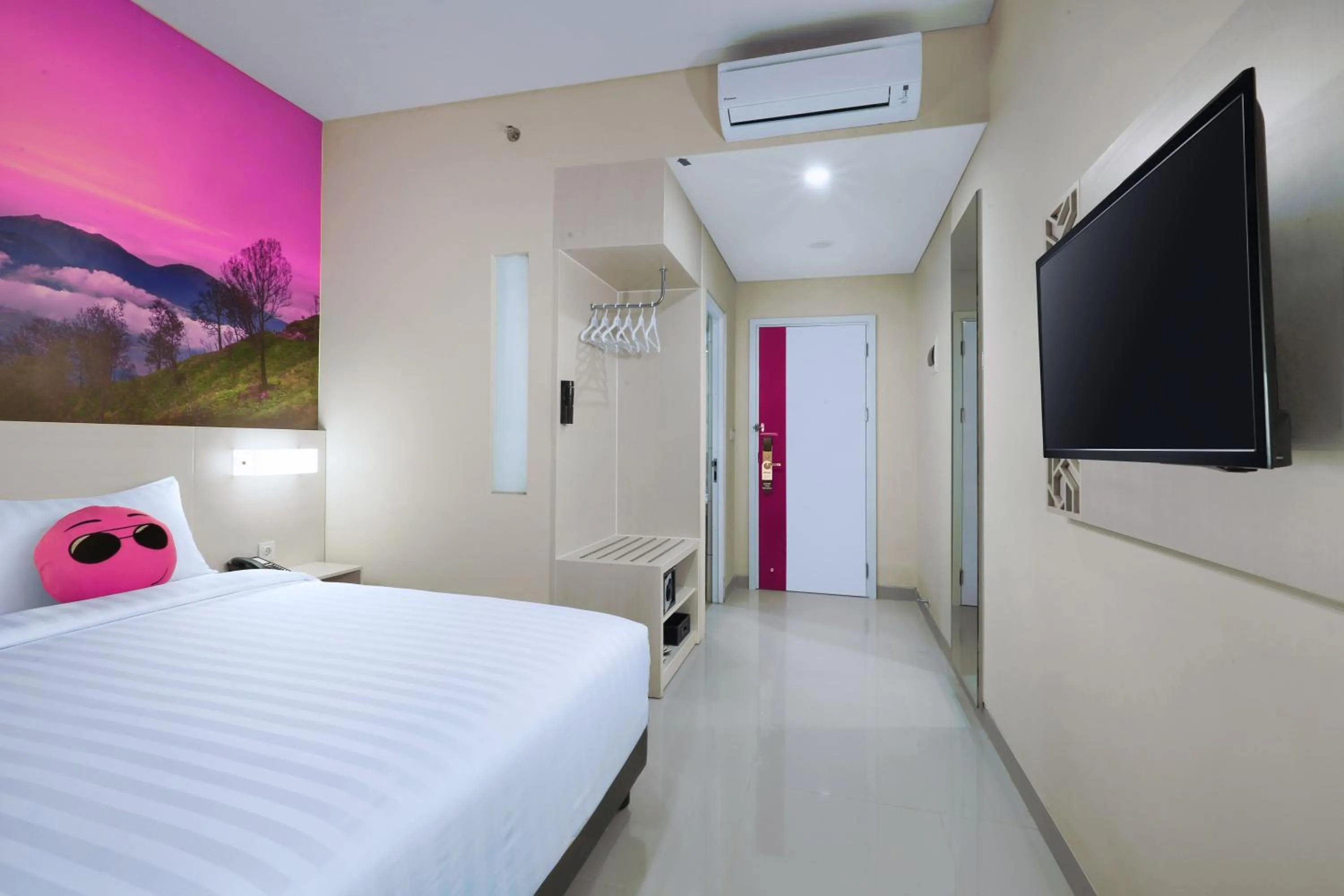 Bedroom, Bed in favehotel Malang