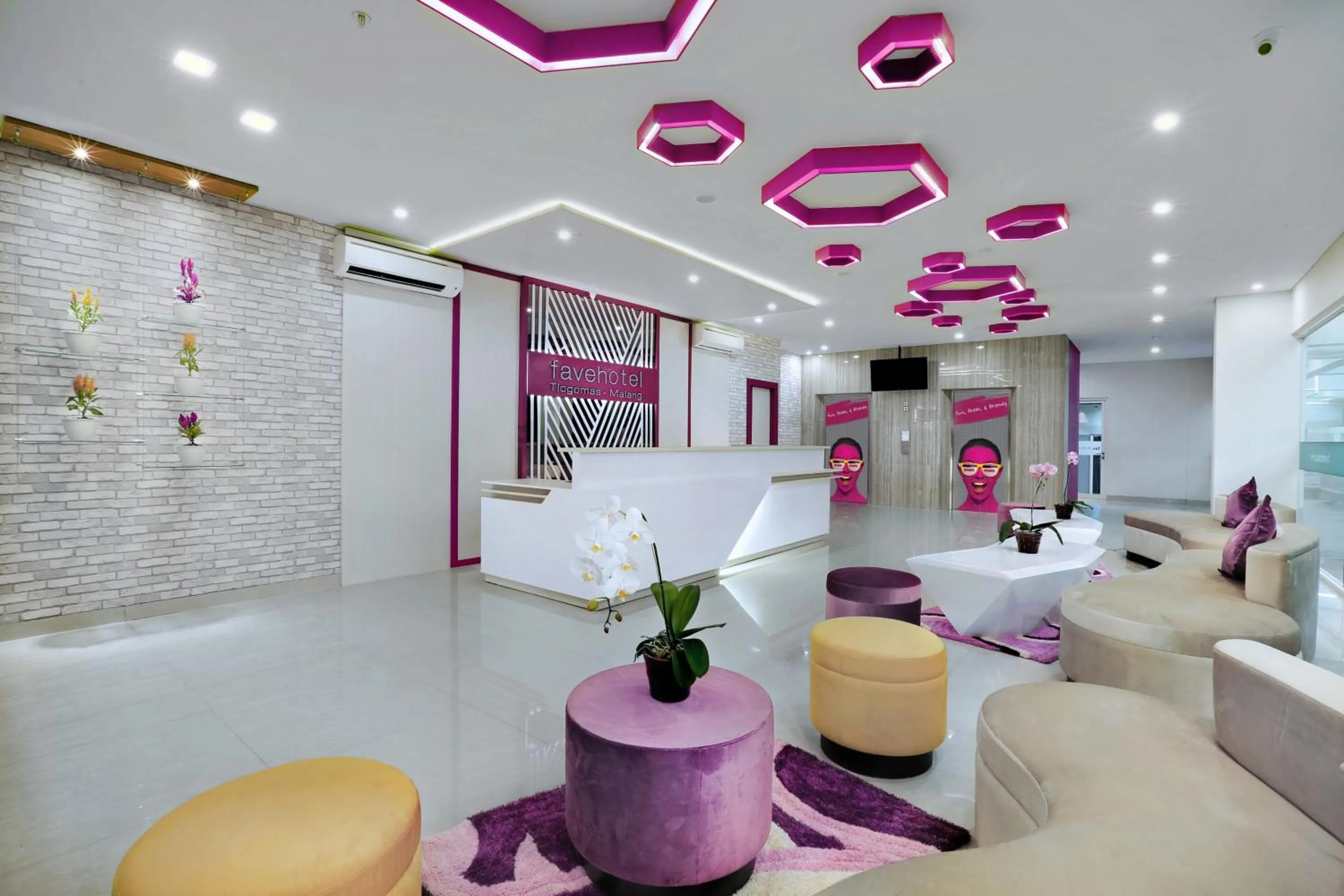 Lobby or reception in favehotel Malang