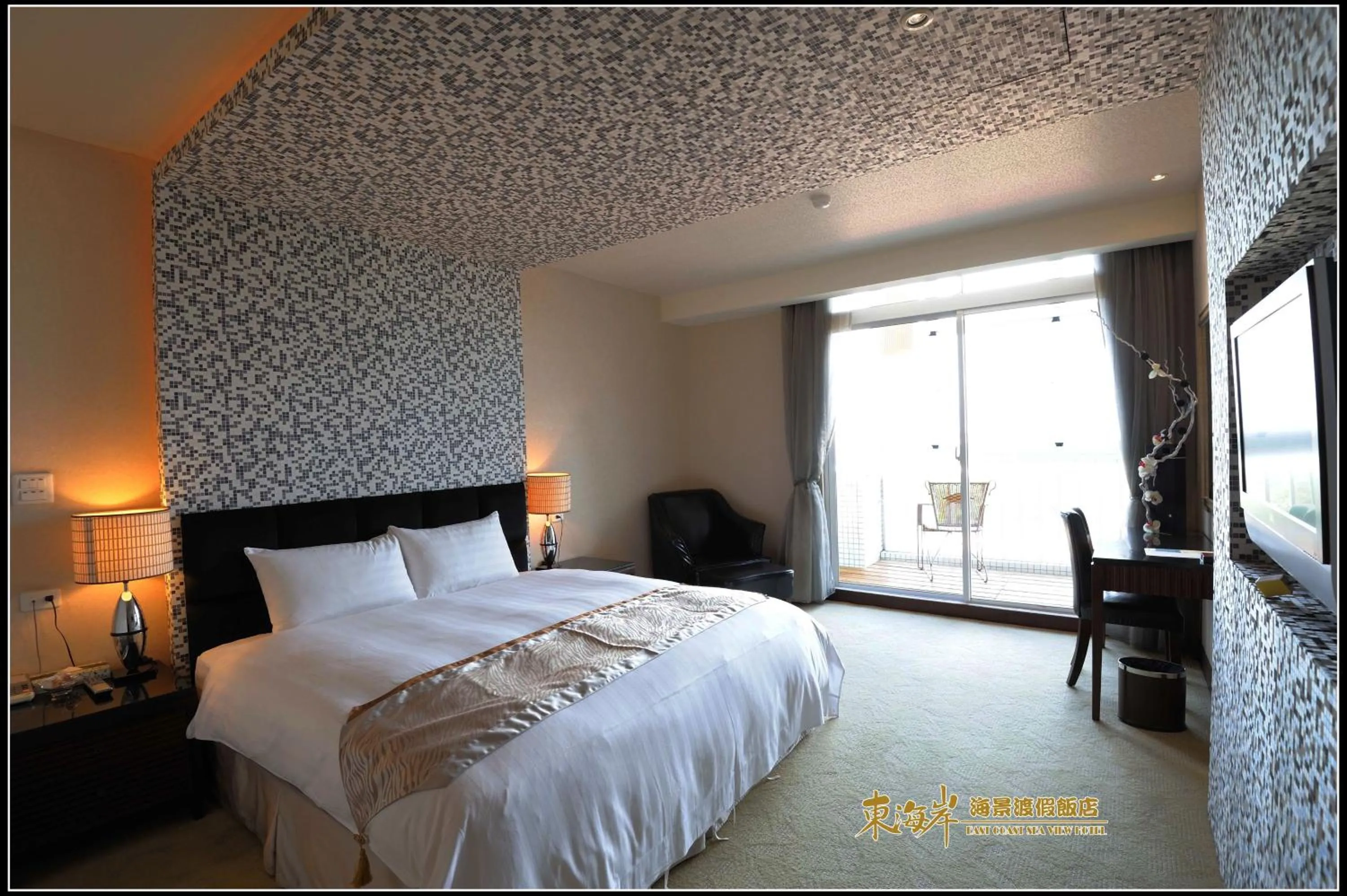 Photo of the whole room, Bed in East Coast Sea View Hotel