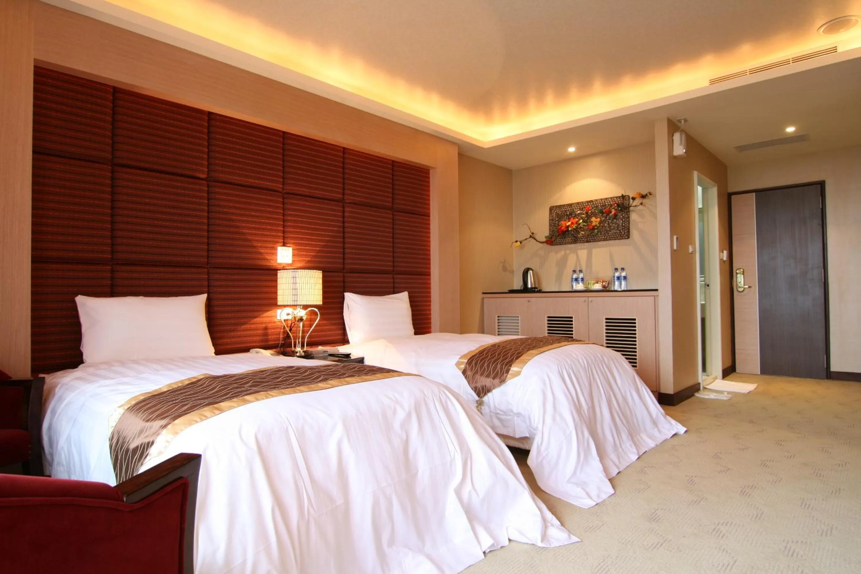 Photo of the whole room, Bed in East Coast Sea View Hotel