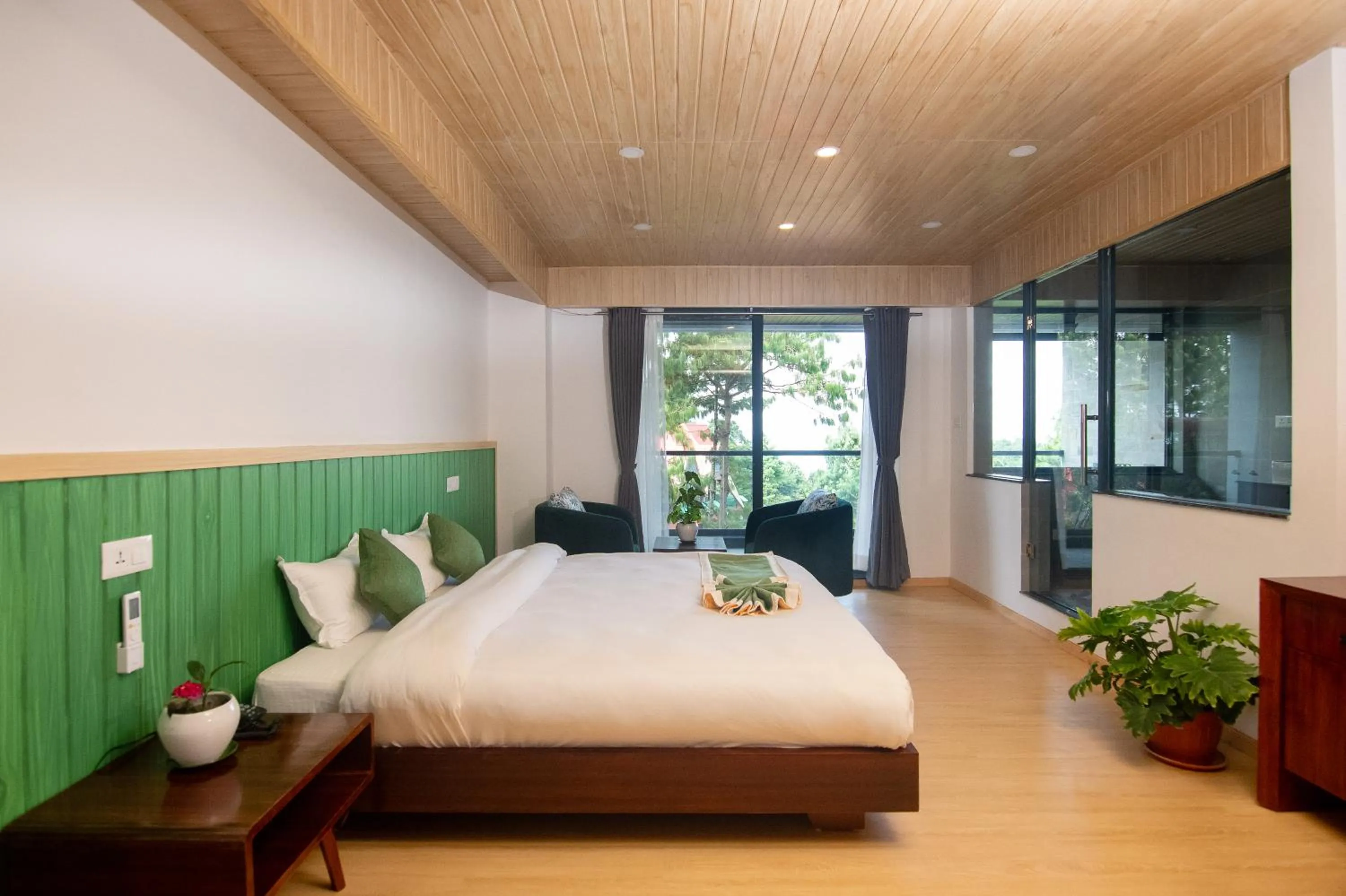 Bed in Peaceful Cottage & Cafe Du Mont