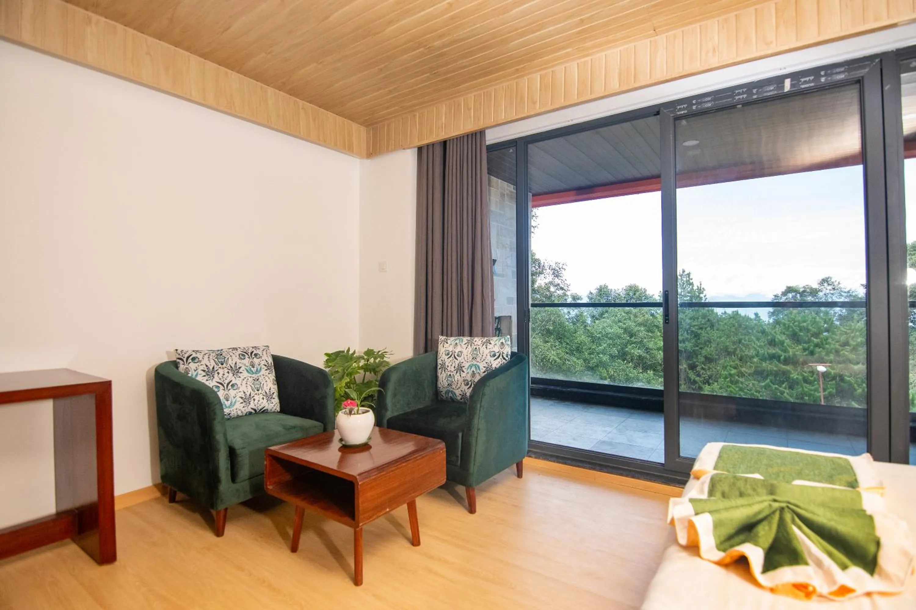 Balcony/Terrace in Peaceful Cottage & Cafe Du Mont