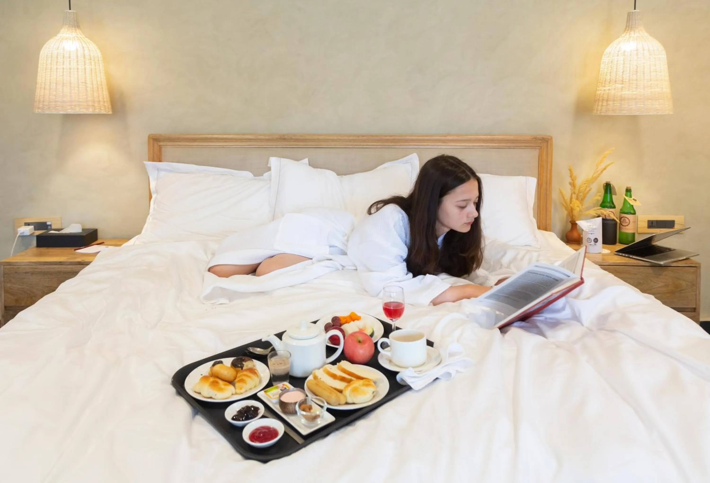 Bed in Stone Hedge Hotel