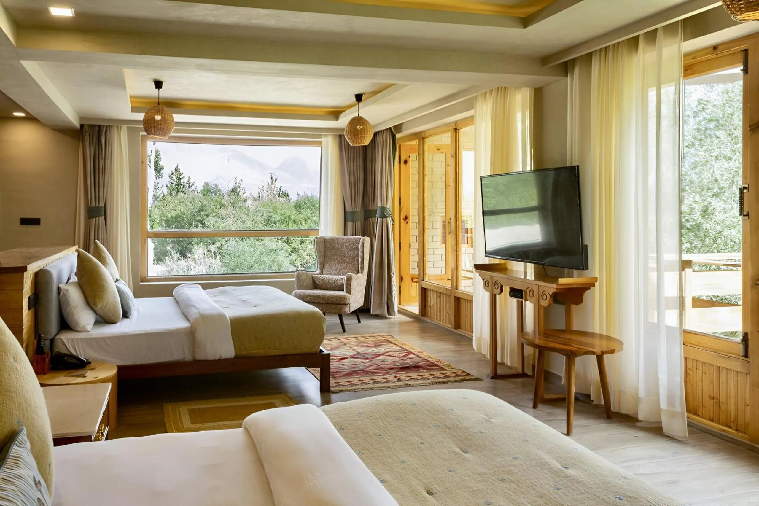 Bed in Stone Hedge Hotel