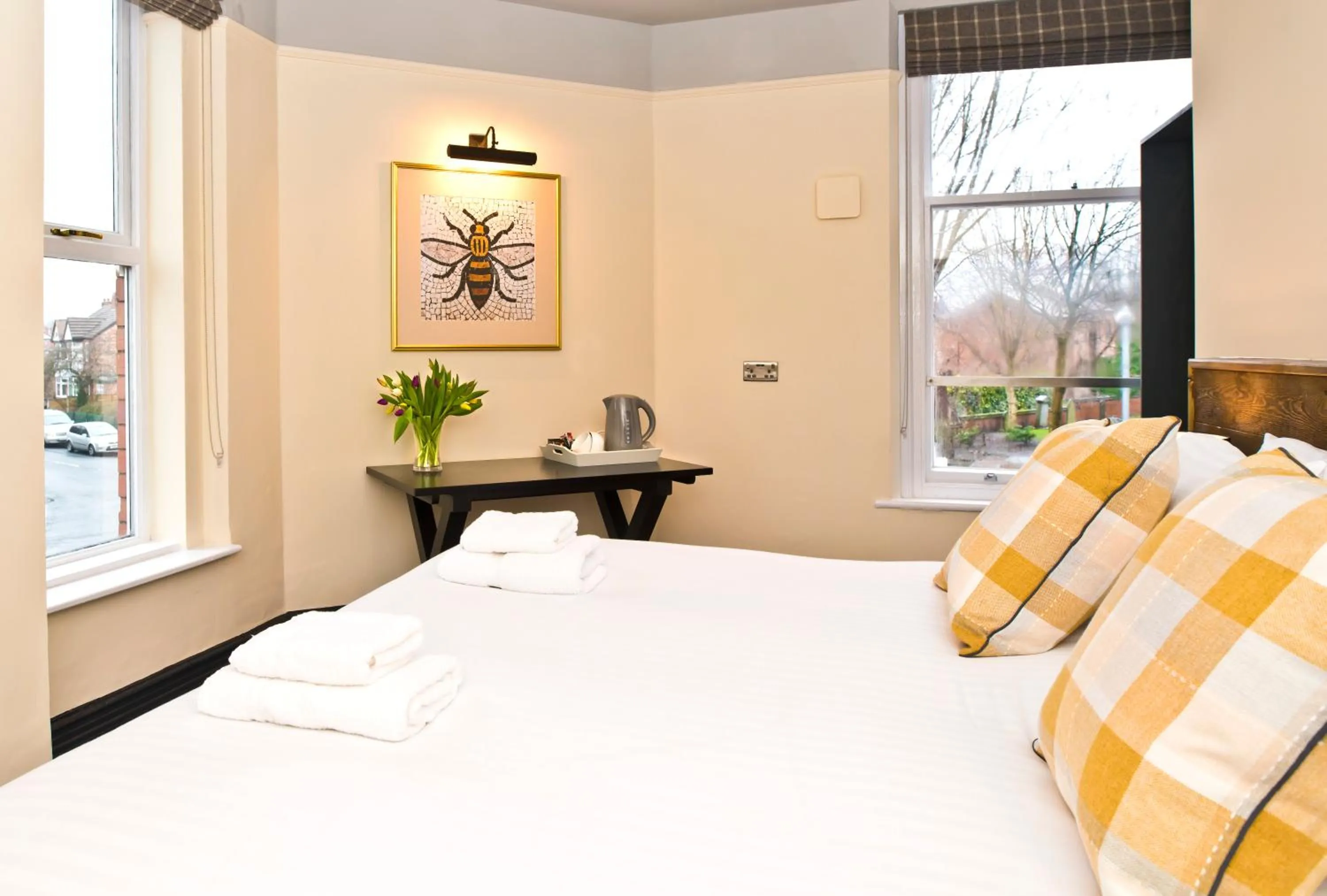 Bedroom, Bed in Bowling Green