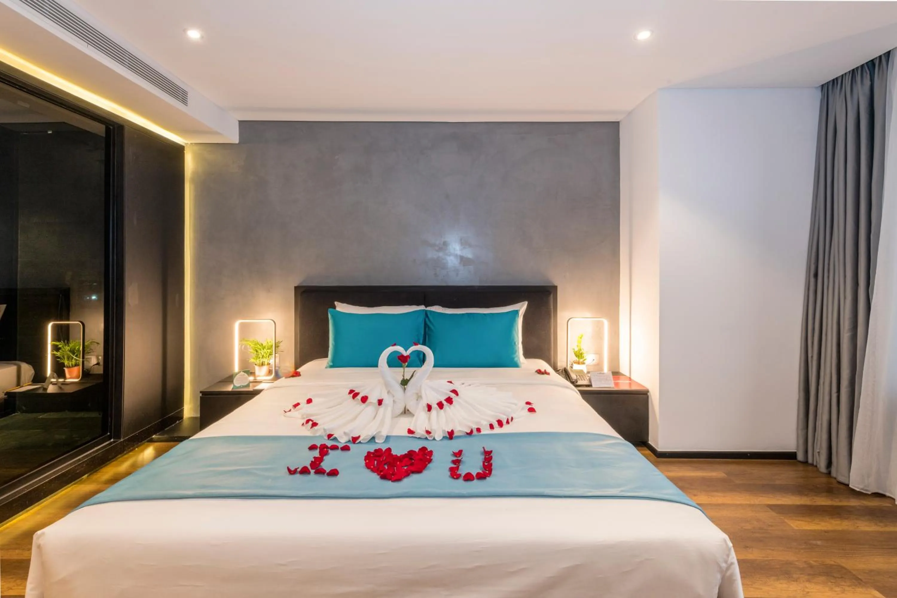 Bed in The Code Hotel & Spa Da Nang - Complimentary Daily Afternoon Tea in Sky Bar