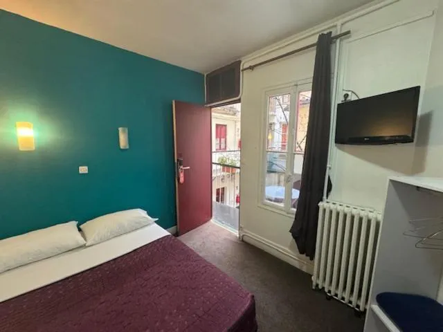 Bed in Hotel Chevallier