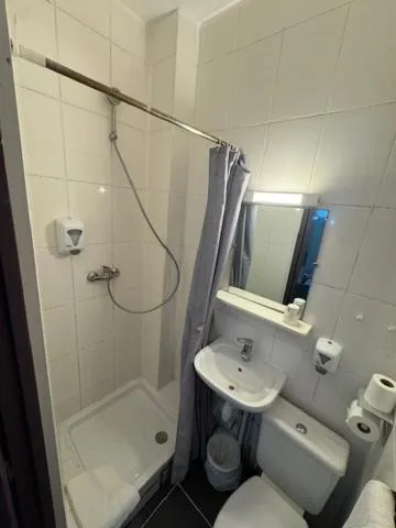 Shower in Hotel Chevallier