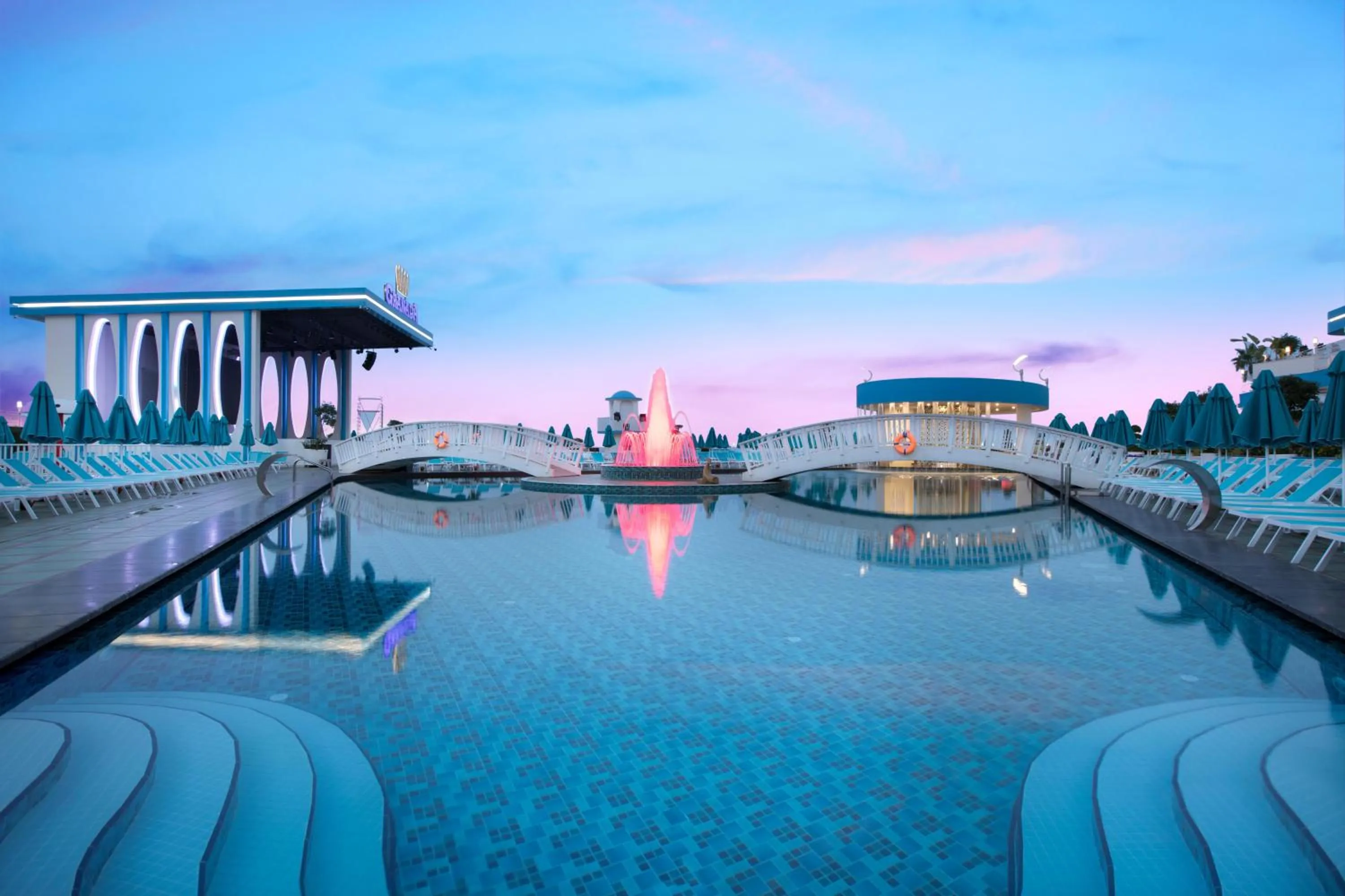 Swimming pool in Granada Luxury Beach-Ultra All Inclusive