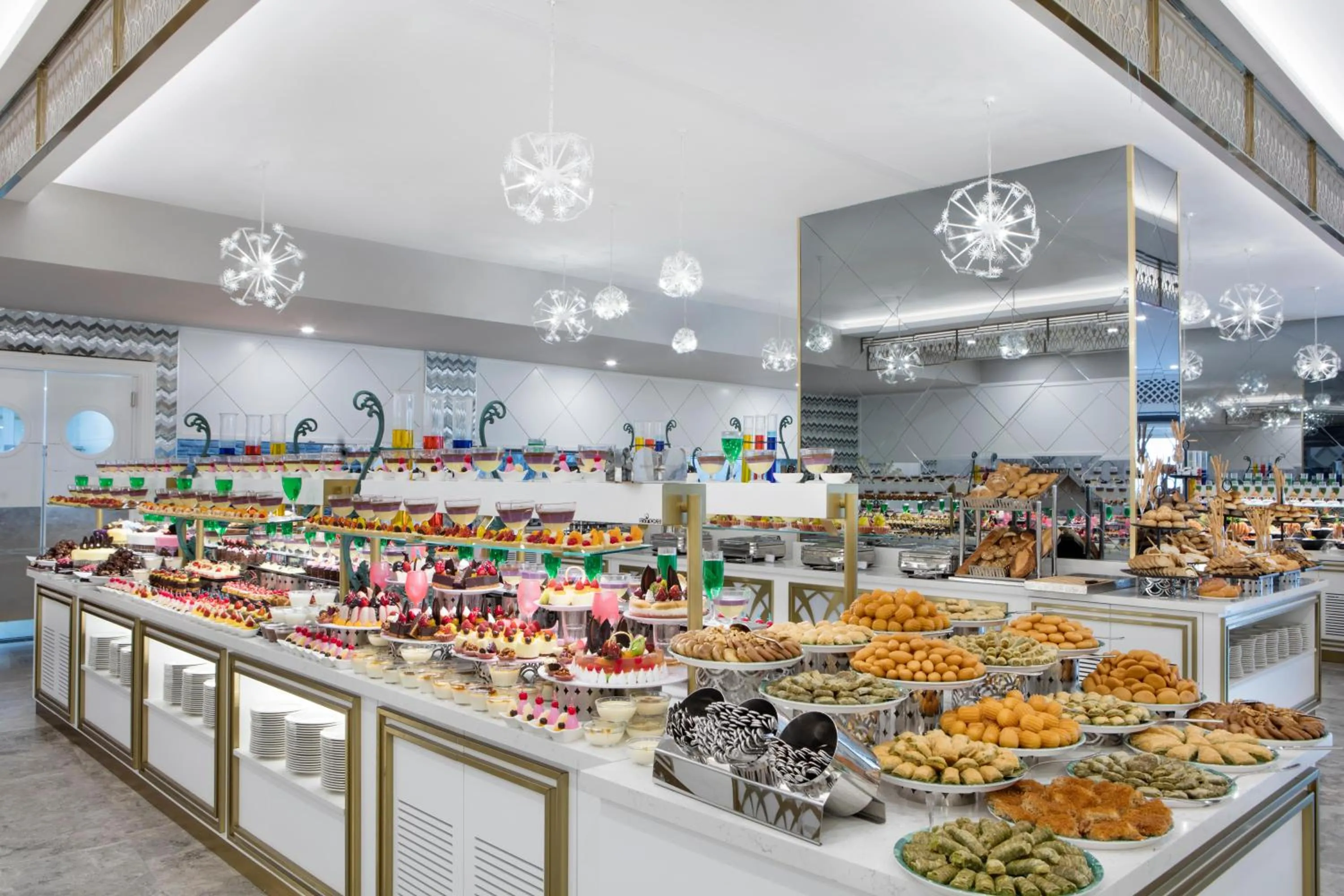 Restaurant/places to eat in Granada Luxury Beach-Ultra All Inclusive