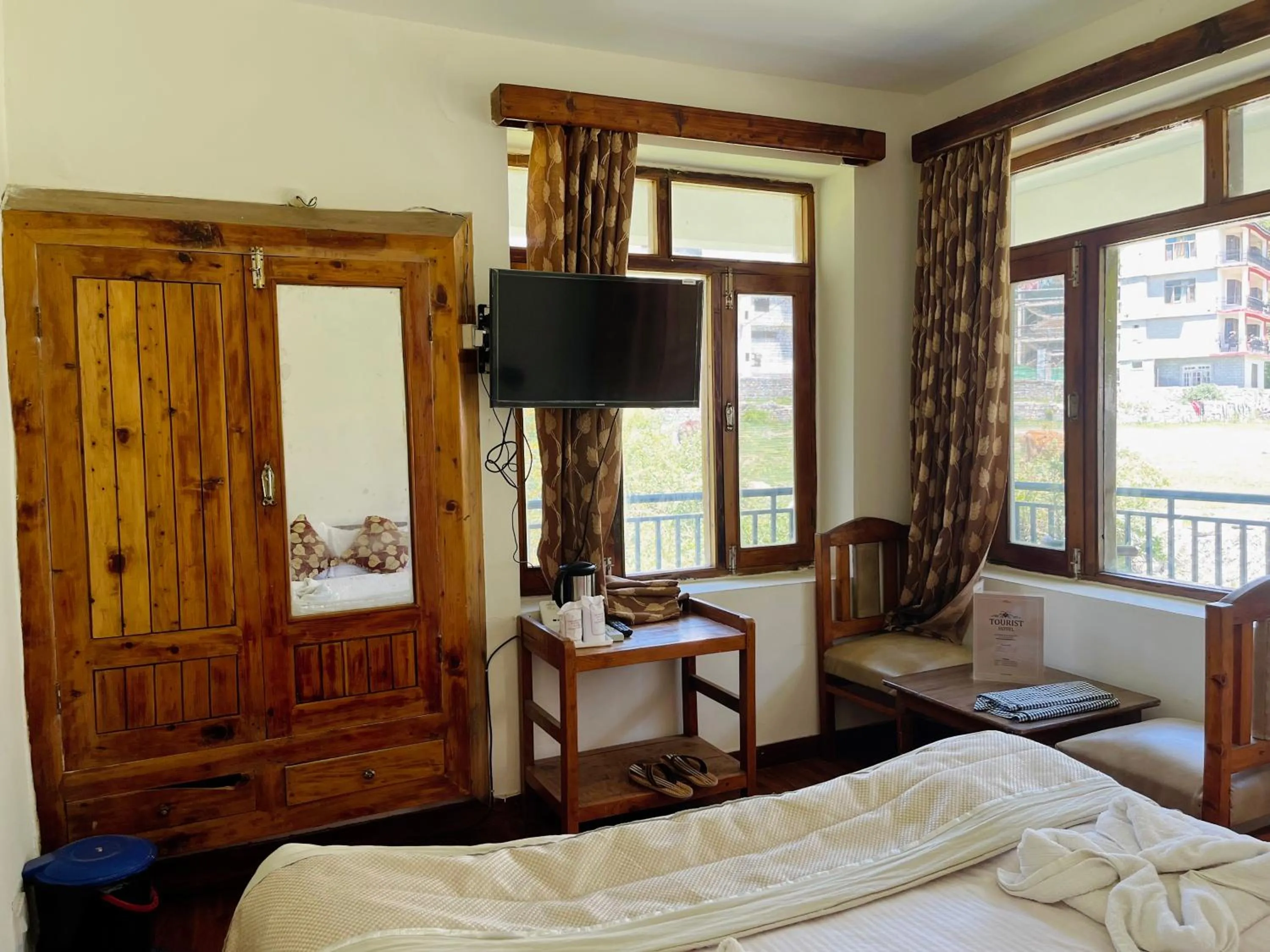 TV and multimedia, Bed in Tourist Hotel 10 minutes walking distance from the mall