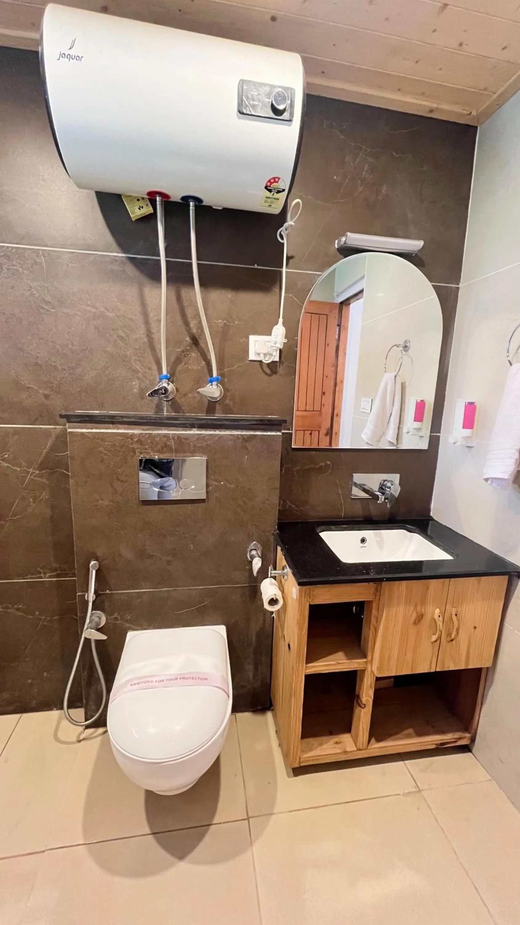 Bathroom in Tourist Hotel 10 minutes walking distance from the mall